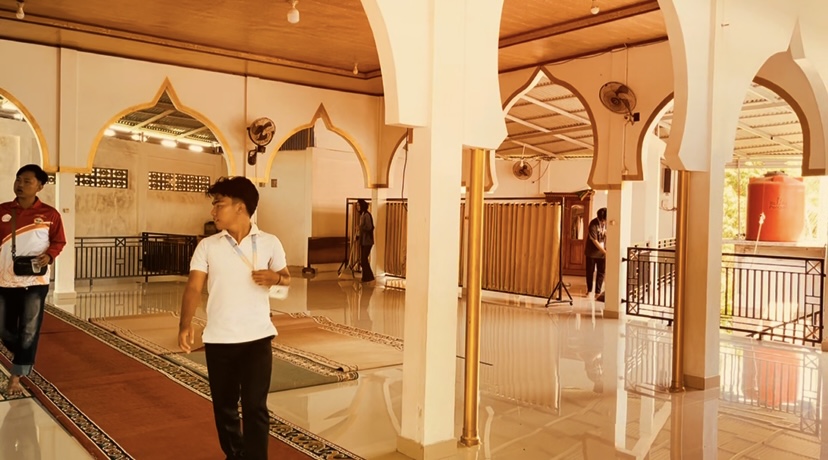 Kegiatan Kebersihan Masjid Al-Mukmin Kelurahan Pematang Gubernur
