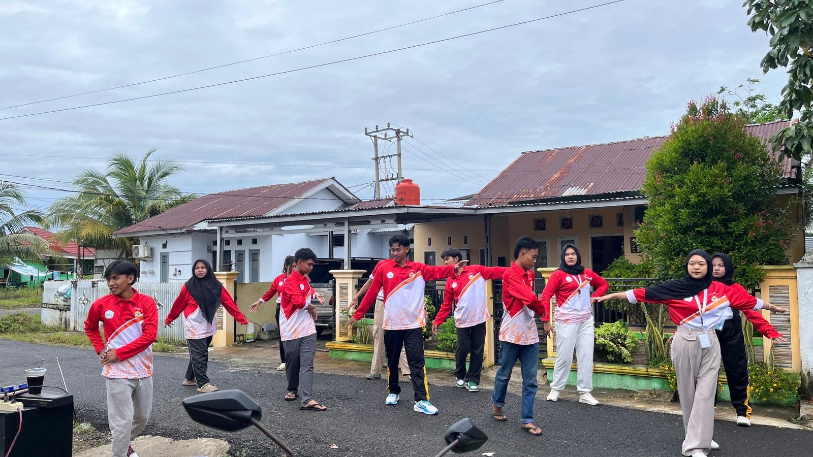 latihan untuk senam bersama warga 