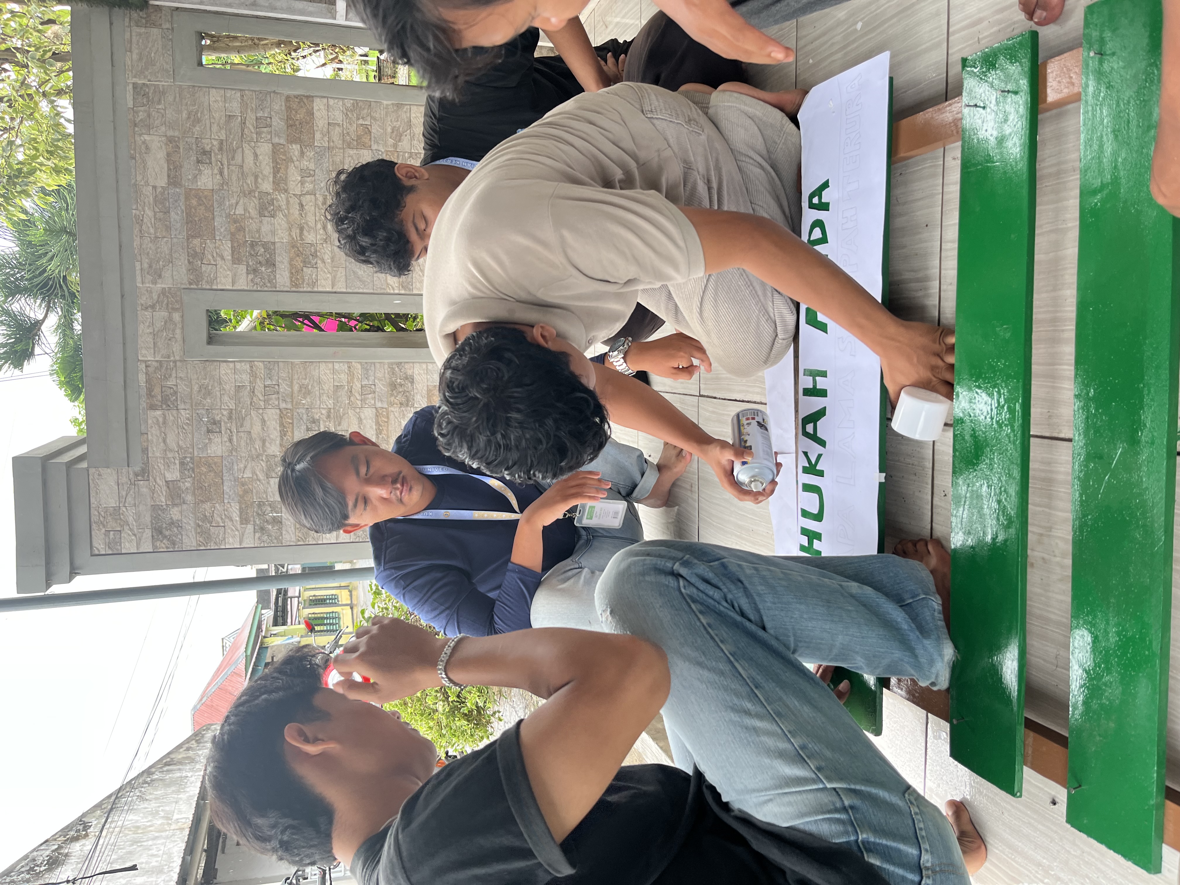 pembuatan tulisan di plang sampah