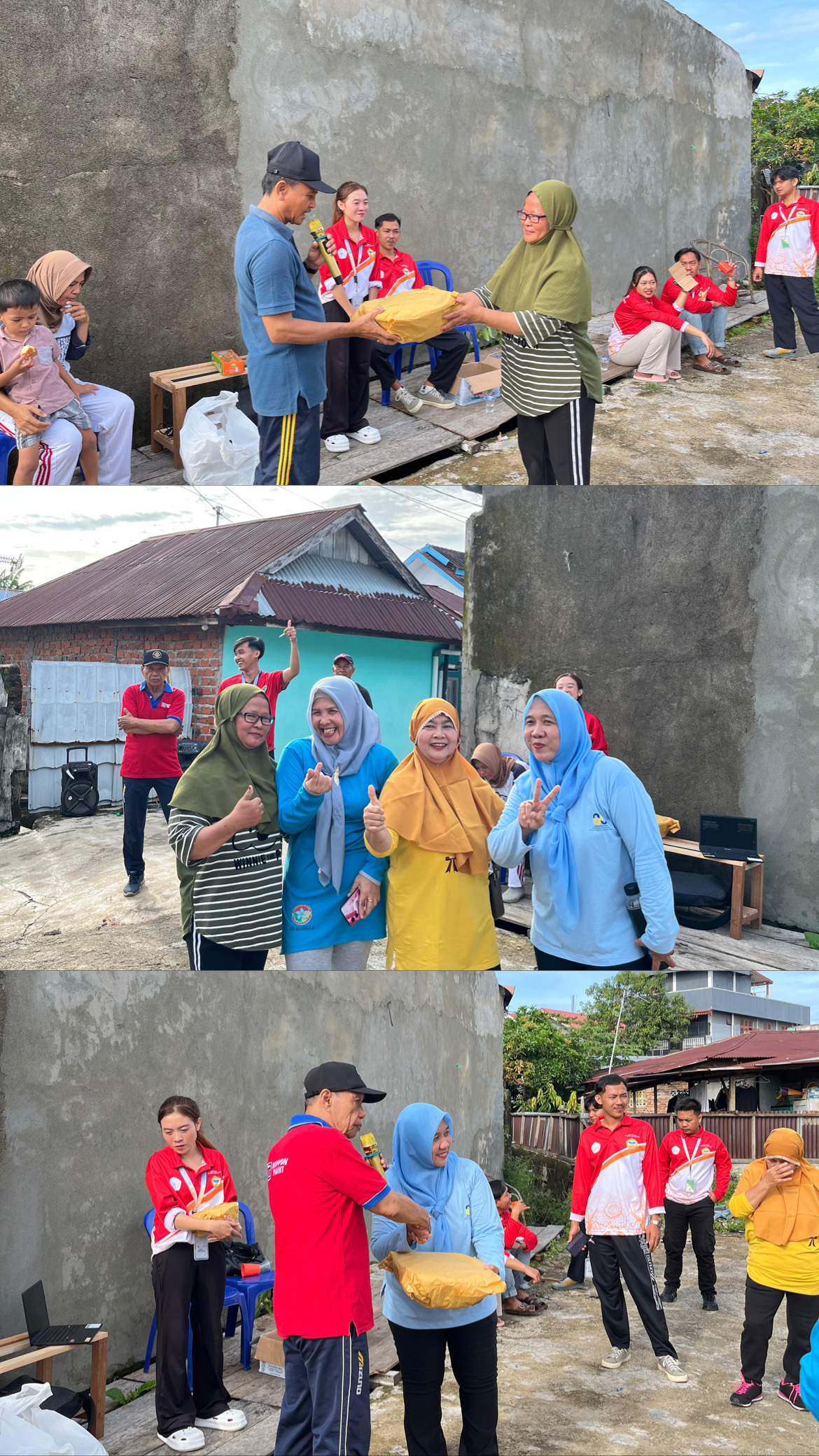 pembagian hadiah kepada ibuk ibuk