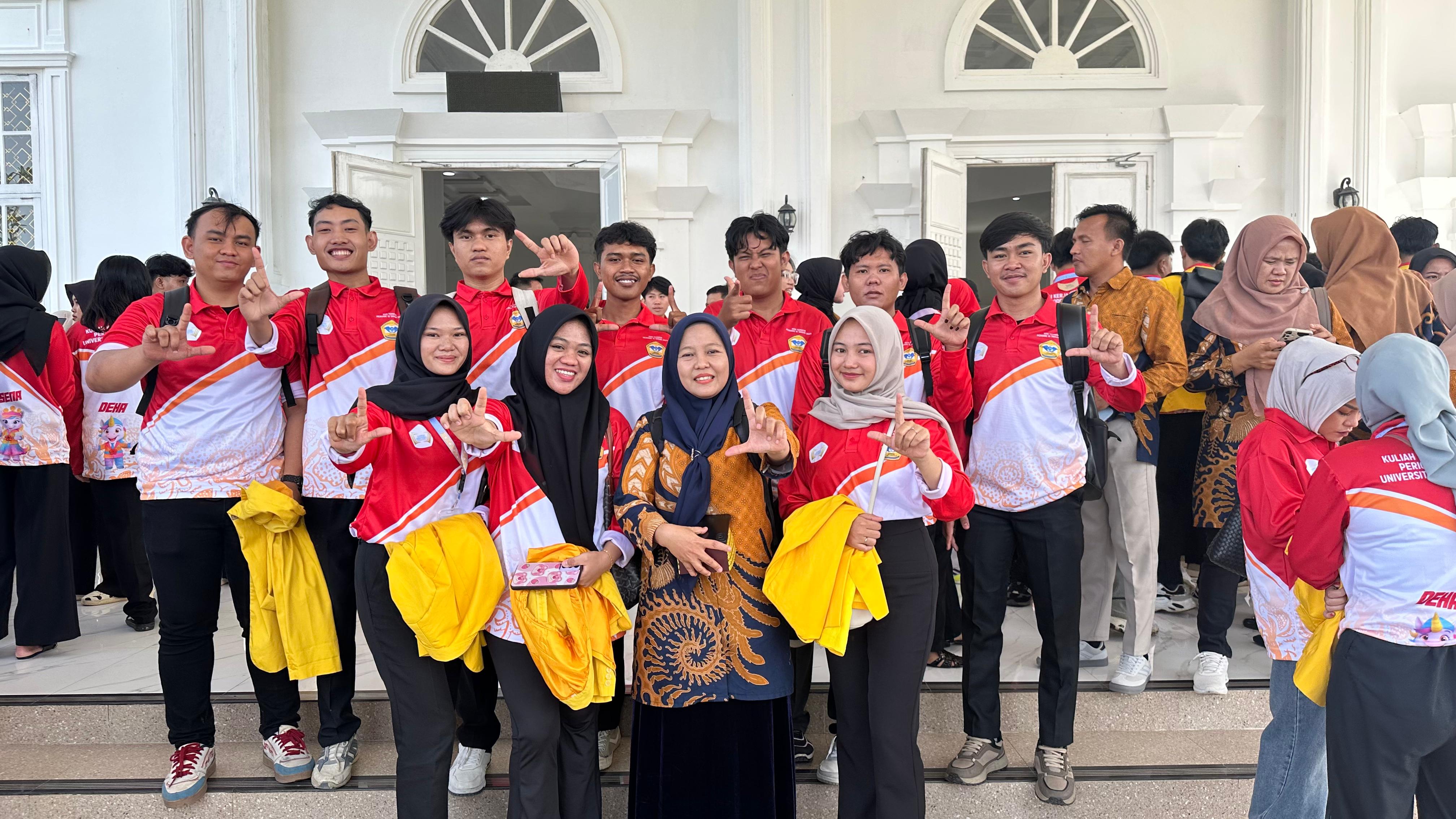 Pembukaan KKN T bersama walikota Bengkulu pak Dedy Wahyudi di gedung merah putih kota Bengkulu