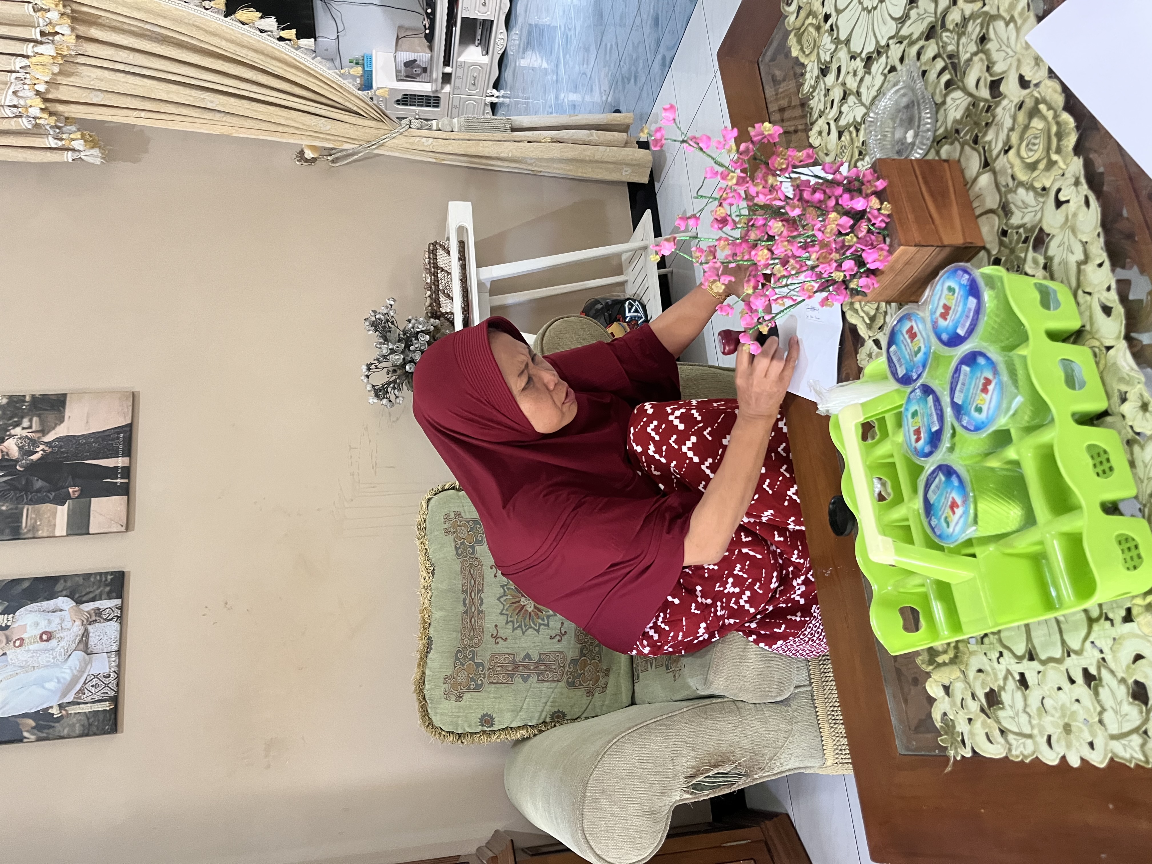 Memintak cap ibuk rt