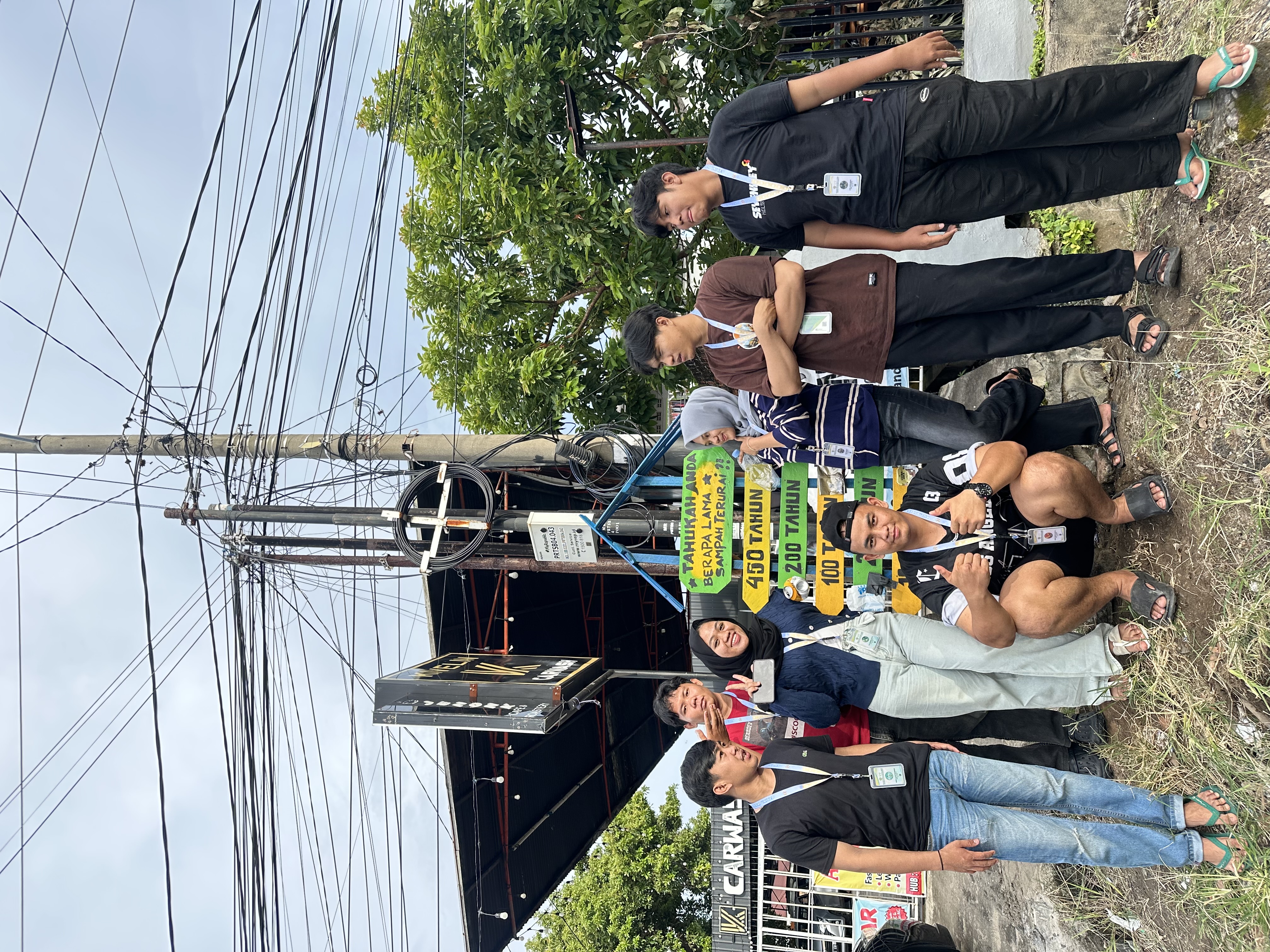 Pemasangan plang di rt 10 rw 4