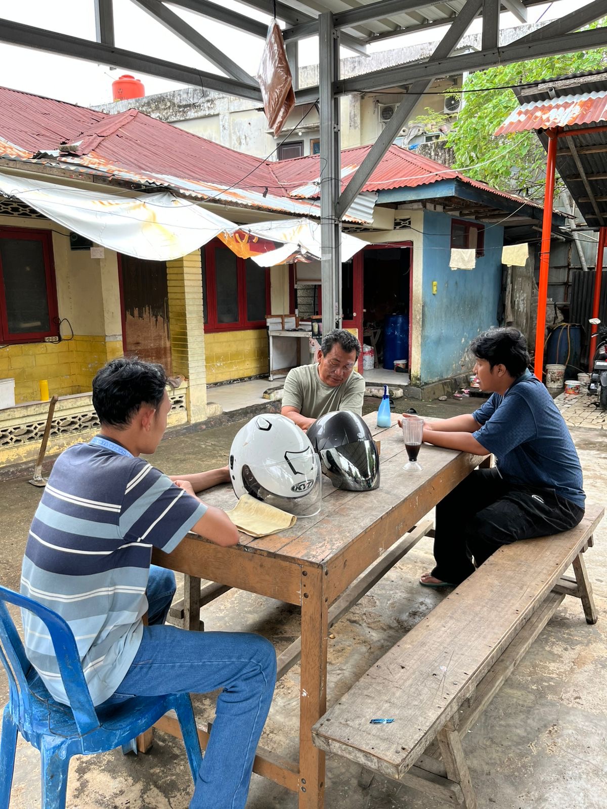 Diskusi bersama pak rt