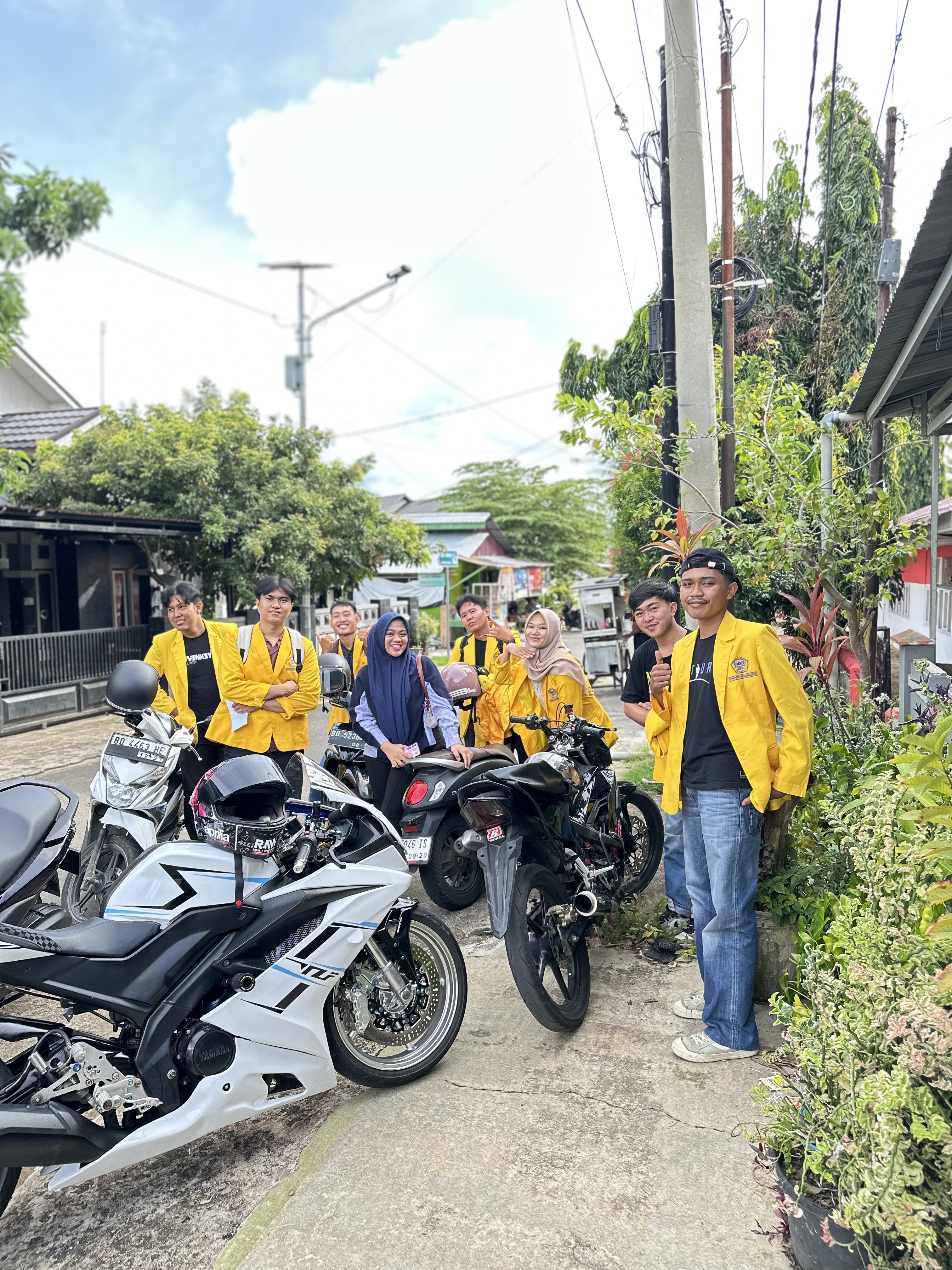 Keliling rt untuk silaturahmi ke warga 