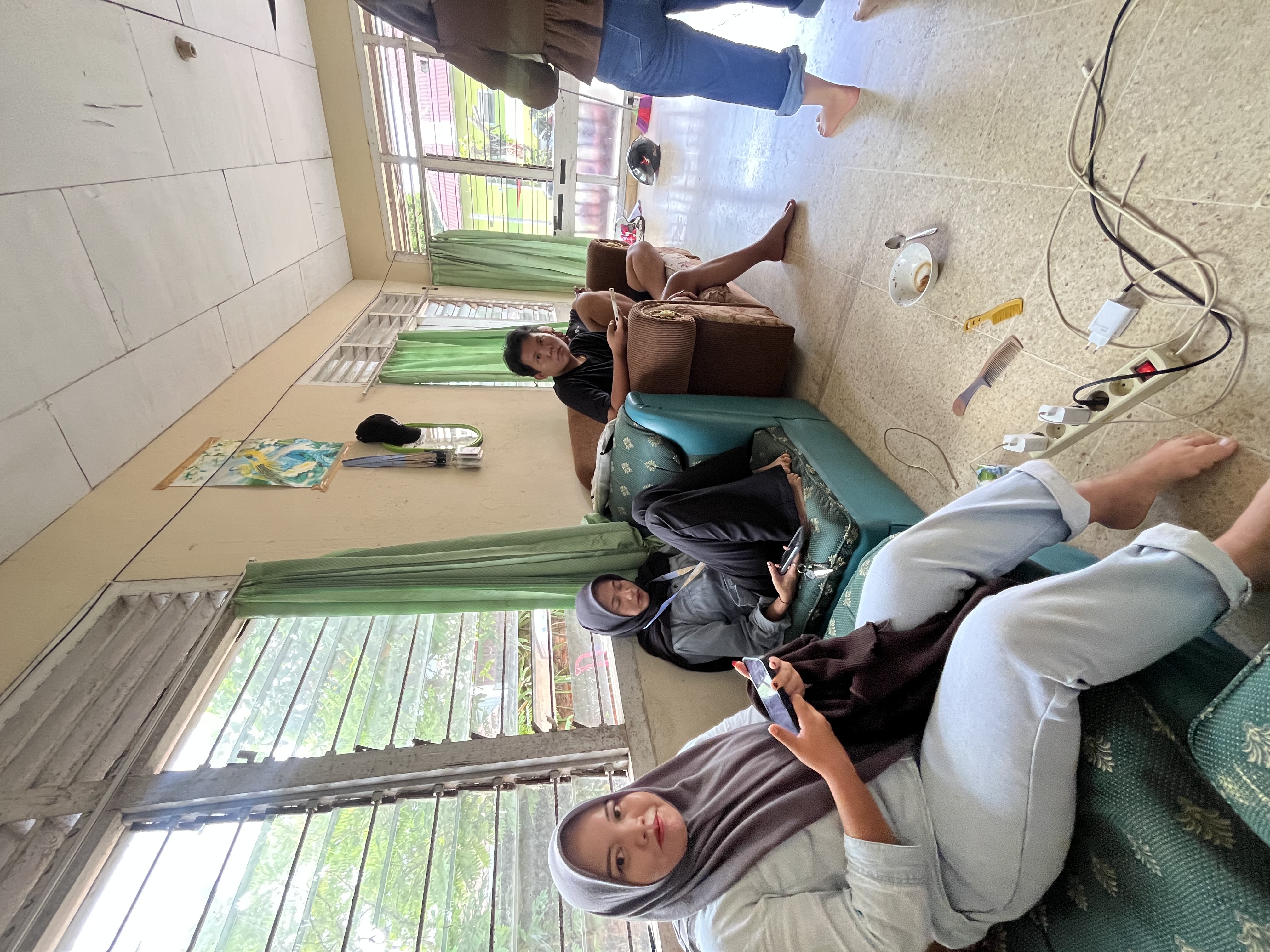 Kunjungan kelompok 04 untuk membahas taman