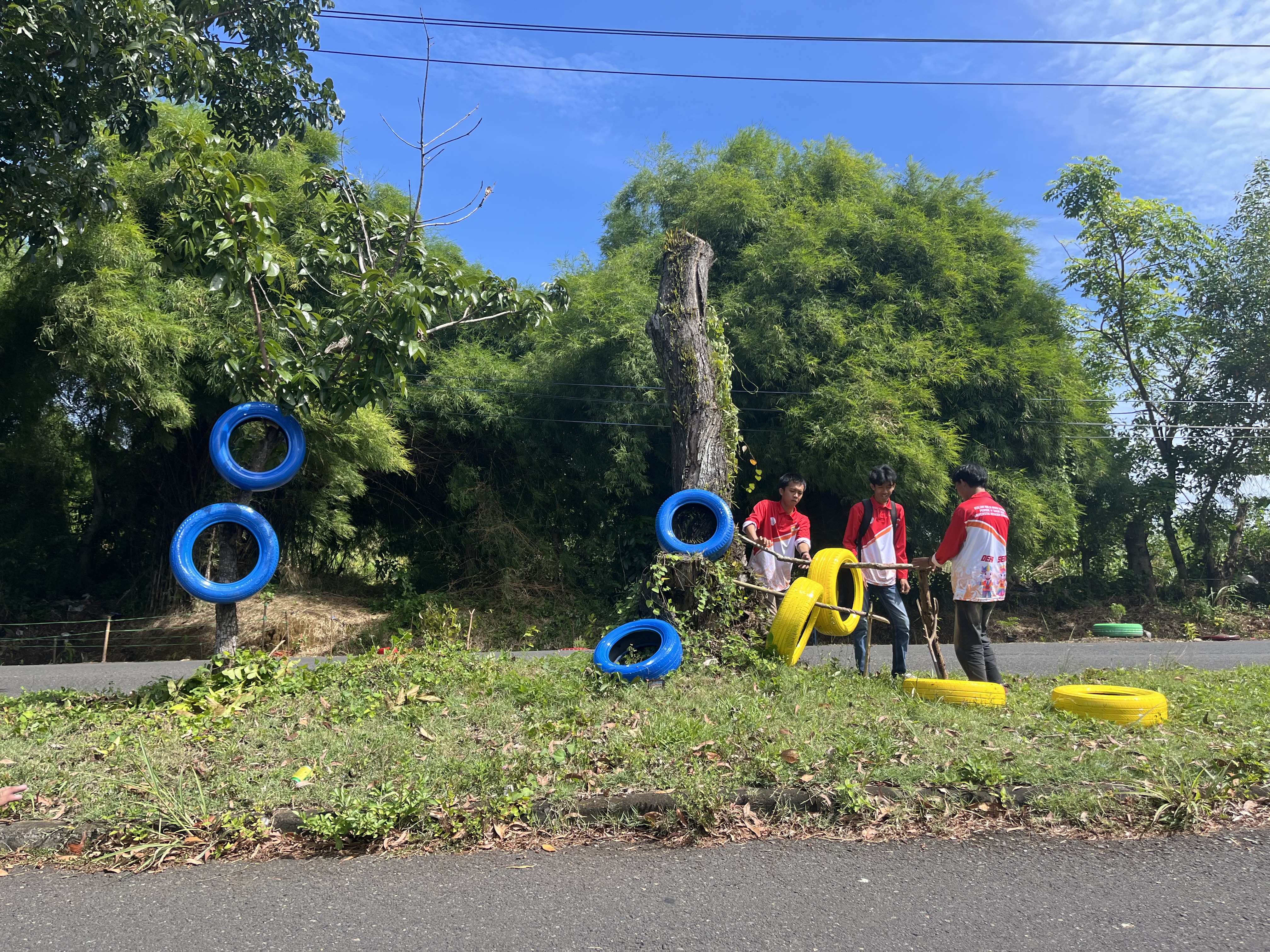 Hasil pengecatan ban buat taman 