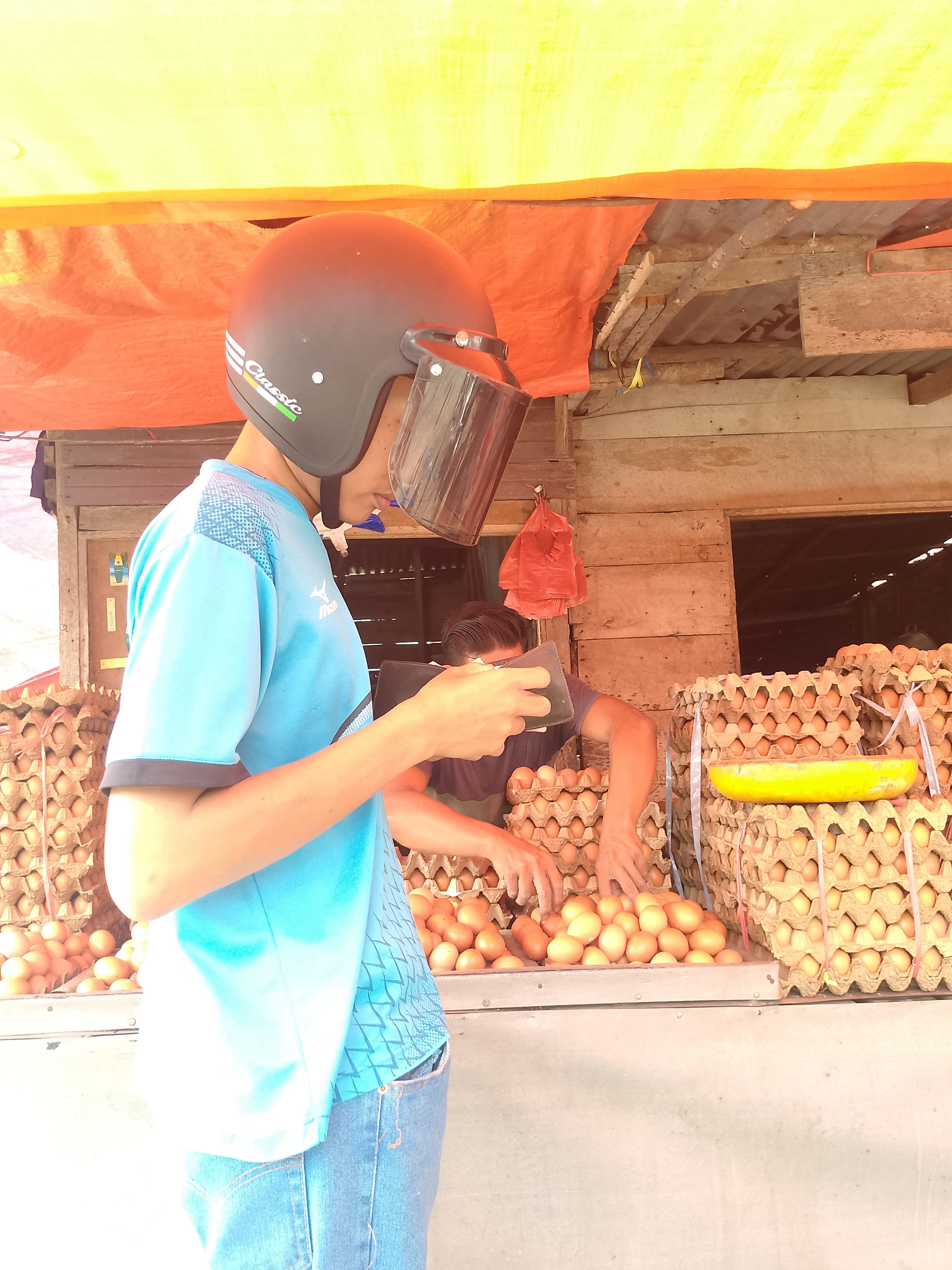 Belanja buat kebutuhan di posko