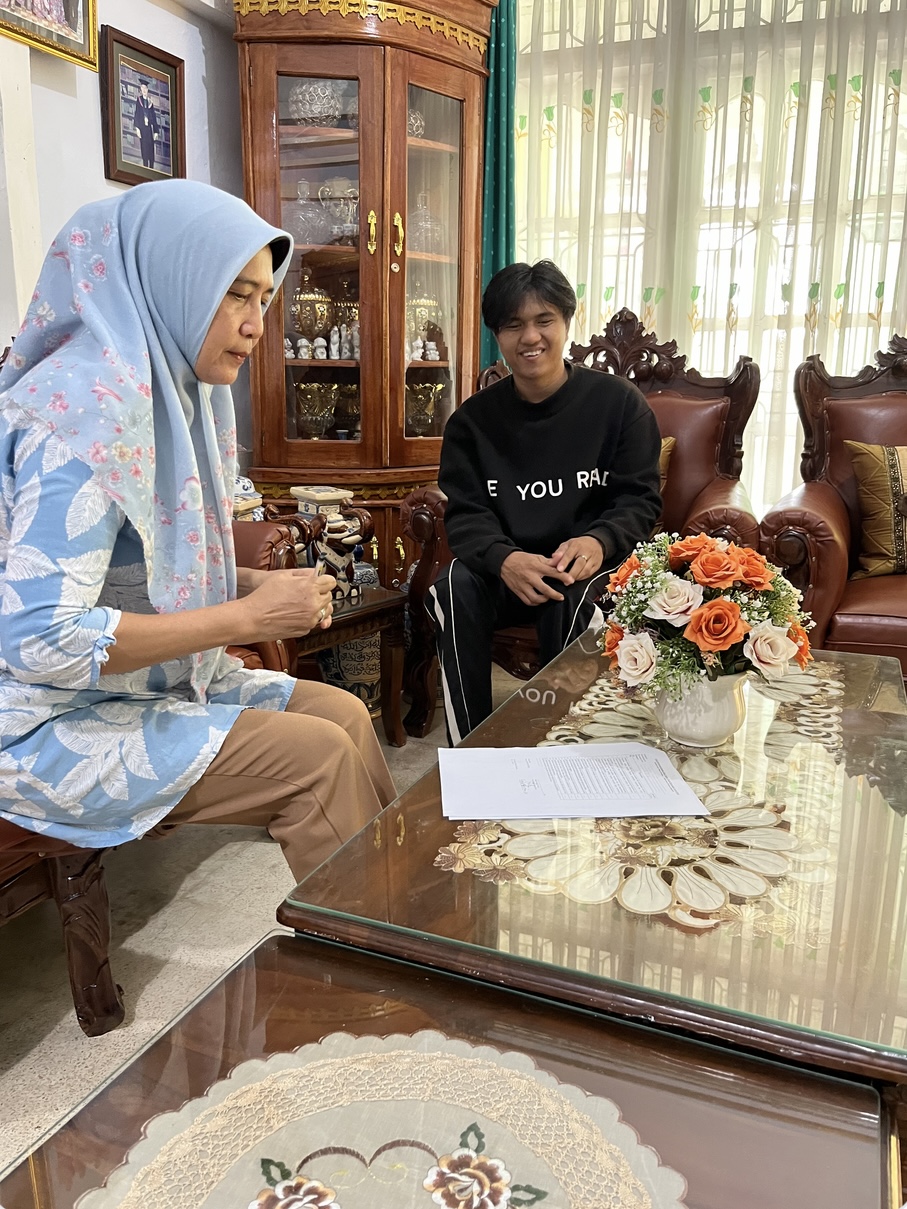 Meminta paraf warga rt 10 untuk M’onef dari lppm