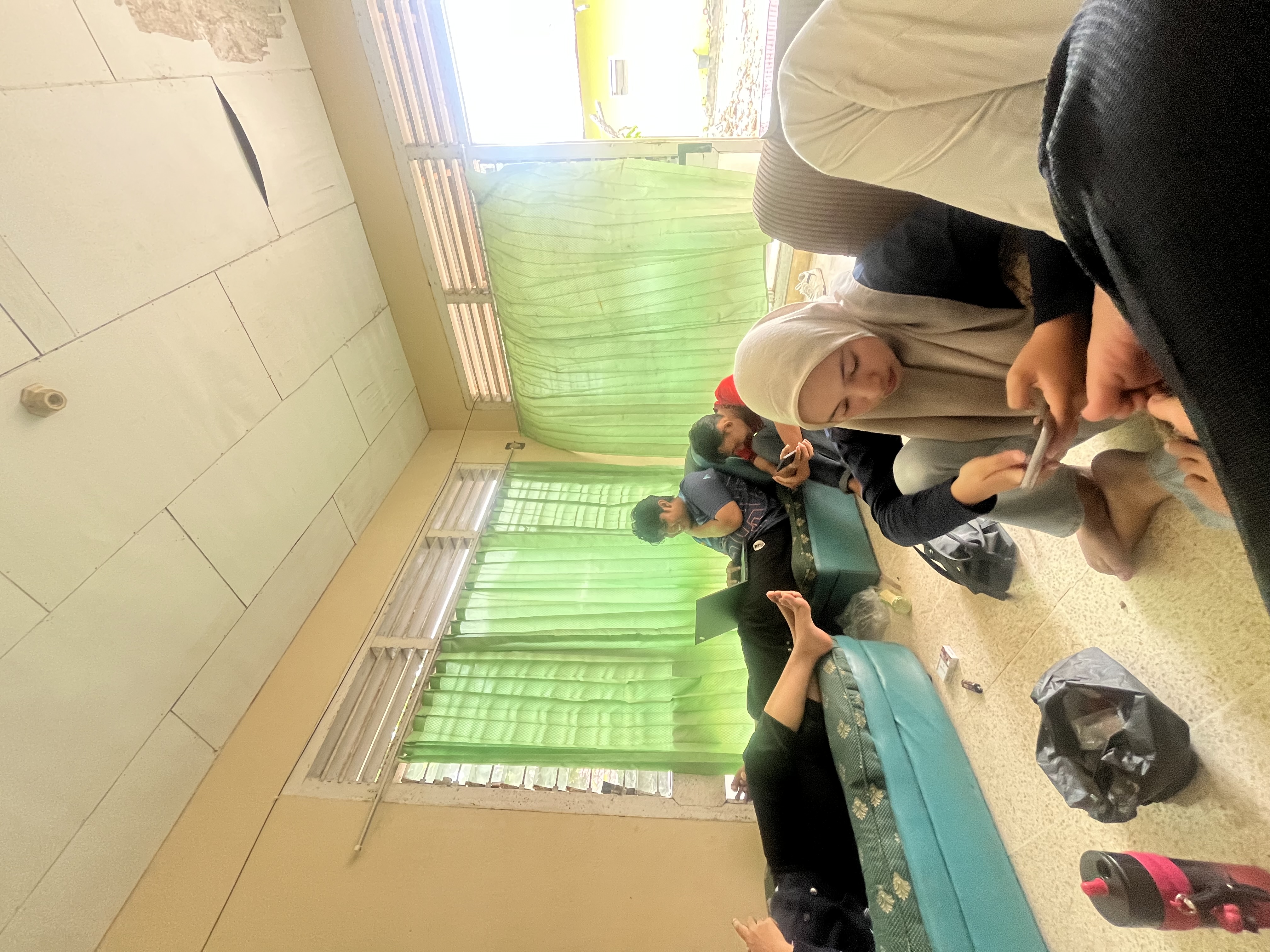 Membahas untuk perpisahan ke ibu rt 10 rw 4