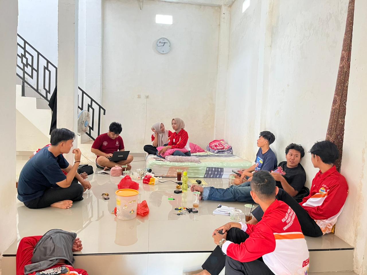 Pembuatan PPT untuk persiapan FGD di kantor lurah sawah lebar