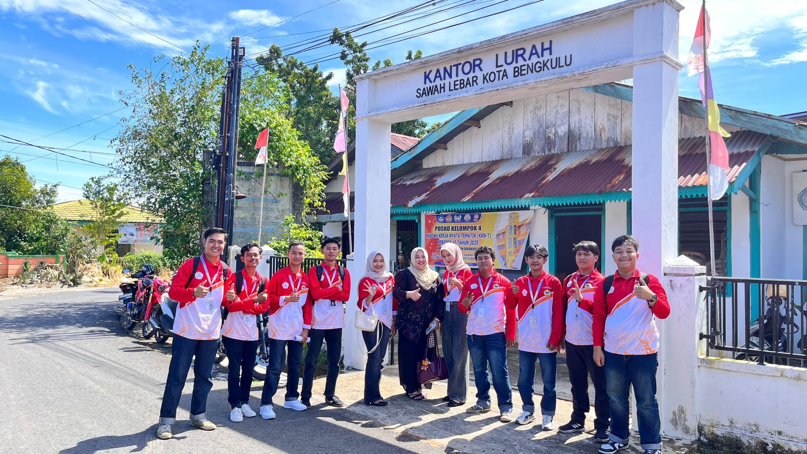 Dokumentasi setelah pelaksanaan FGD di kantor lurah bersama DPL