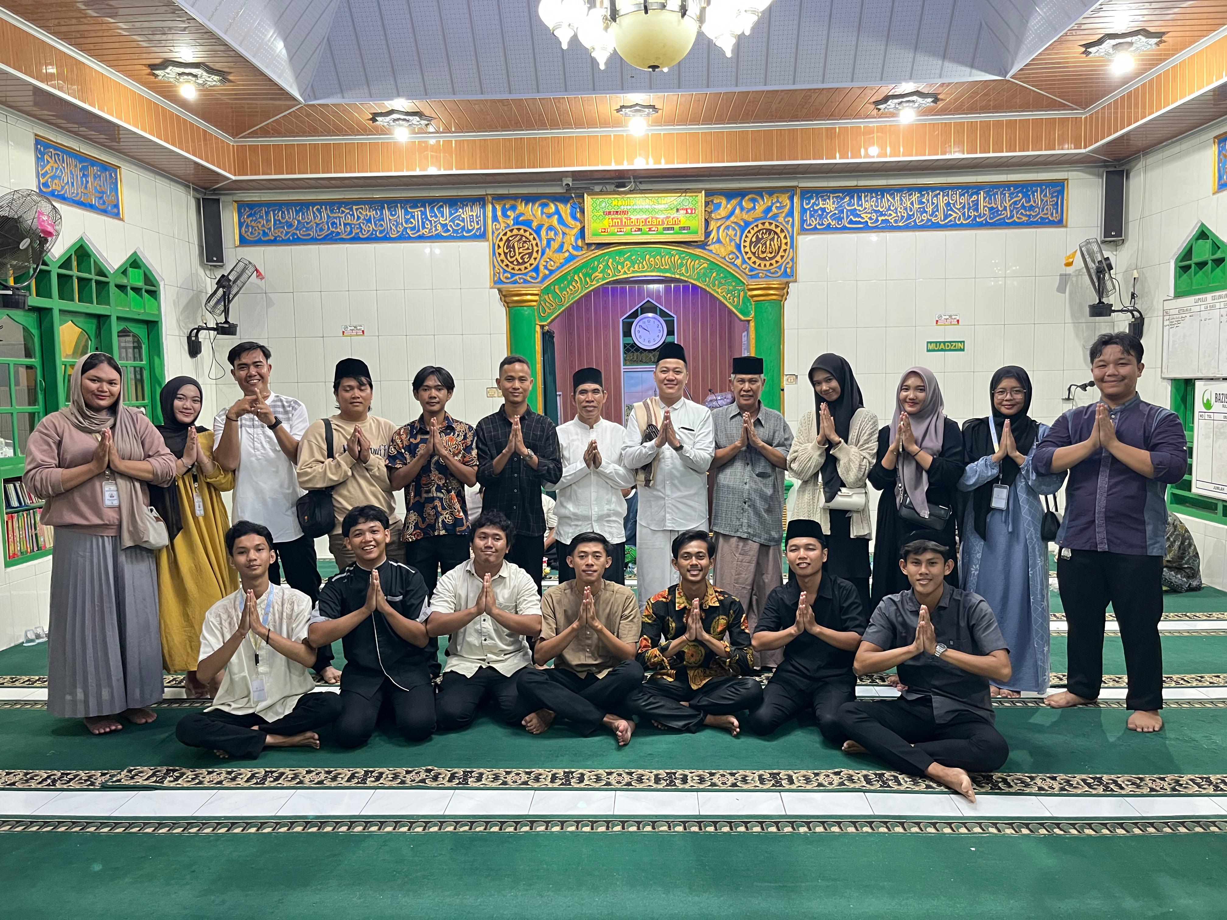 Poto bersama setelah kegiatan isra mi'raj