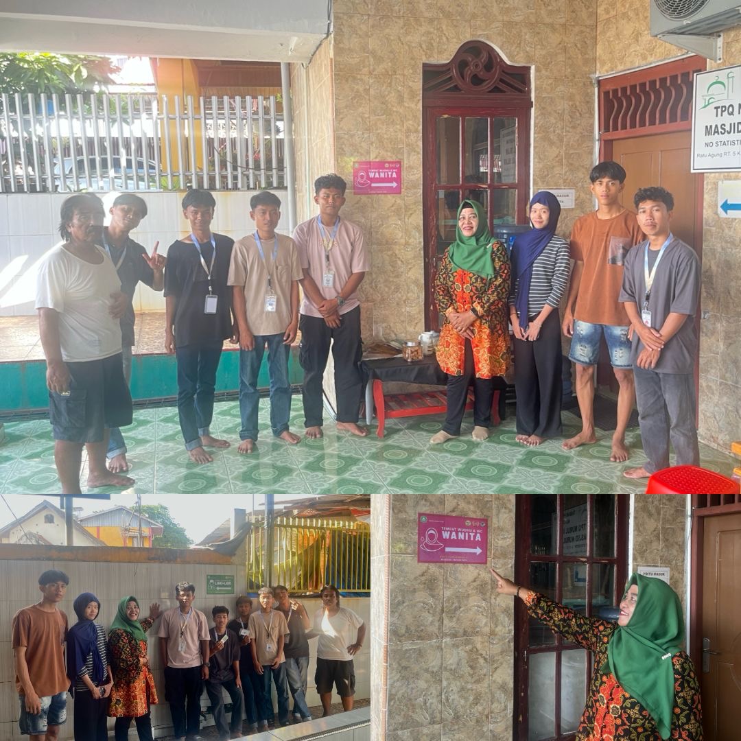 Berfoto Bersama Dengan Ibu DPL Menunjukan Hasil Proker Utama Yaitu Stiker Informasi Tempat Wudhu dan WC di Masjid Nurul Islam Yang Telah Selesai di Buat.