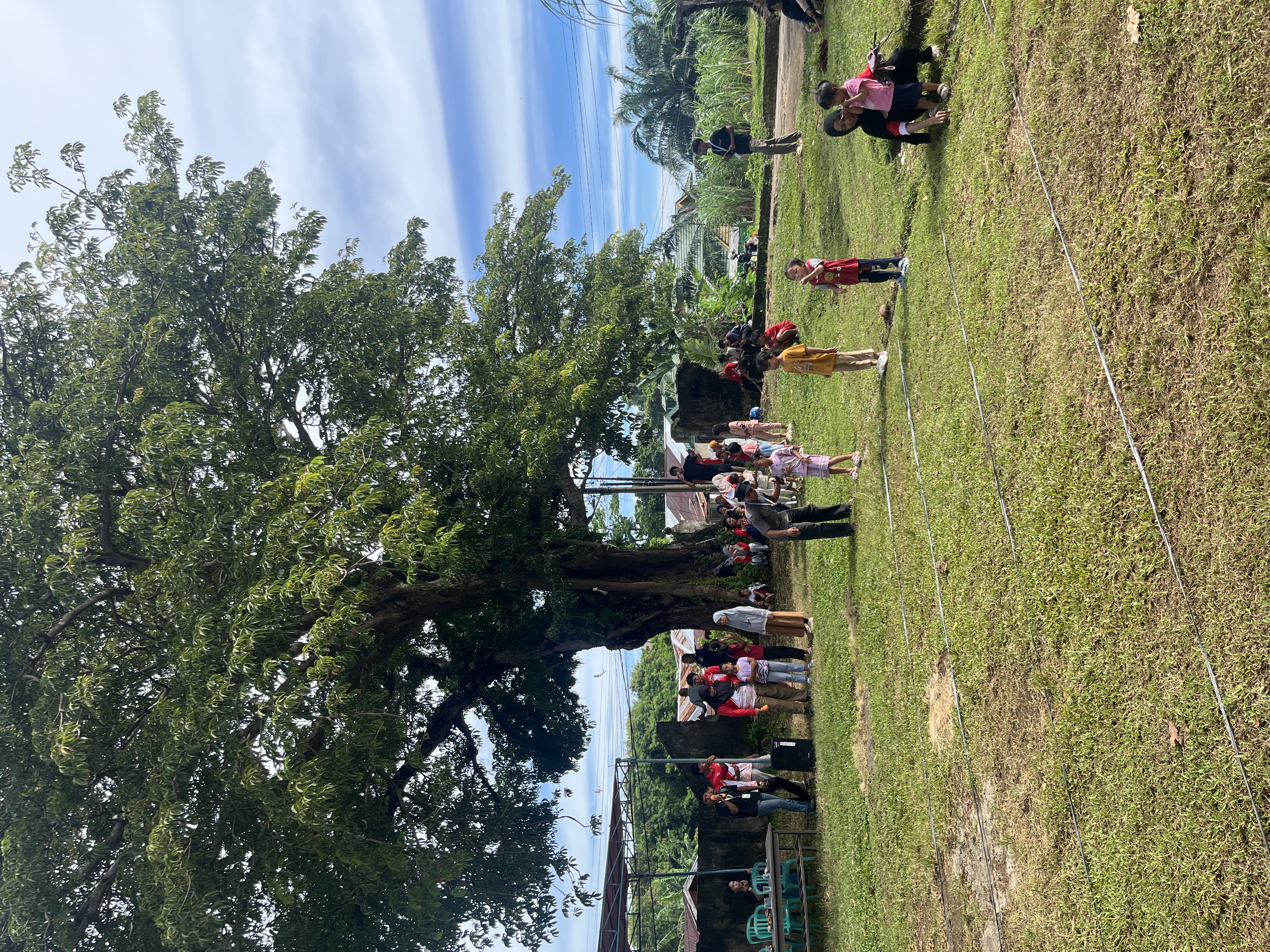 Kegiatan Lomba Balap Kelereng di Kelurahan Anggut Bawah.