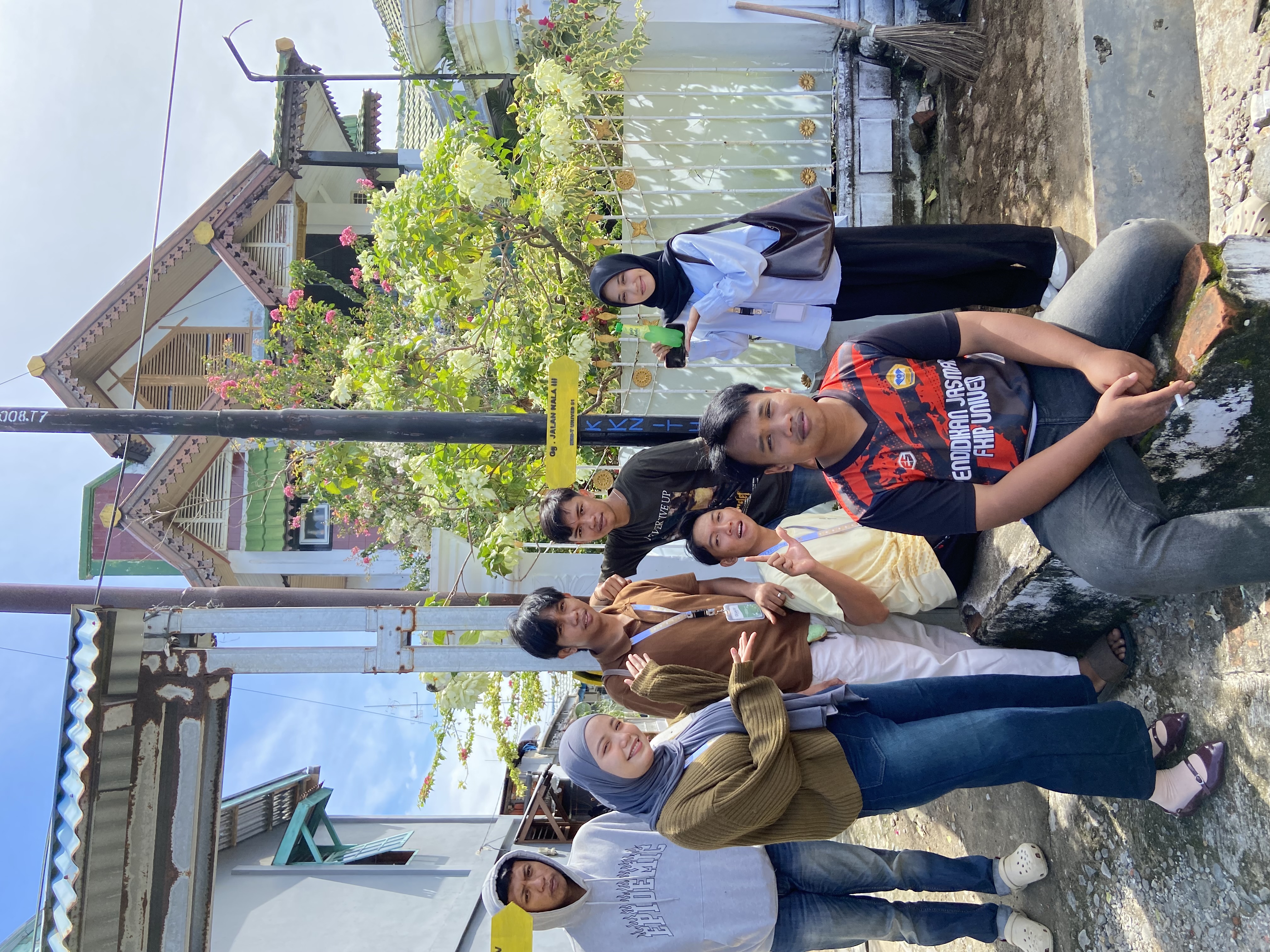 Pemasangan plang edukasi 