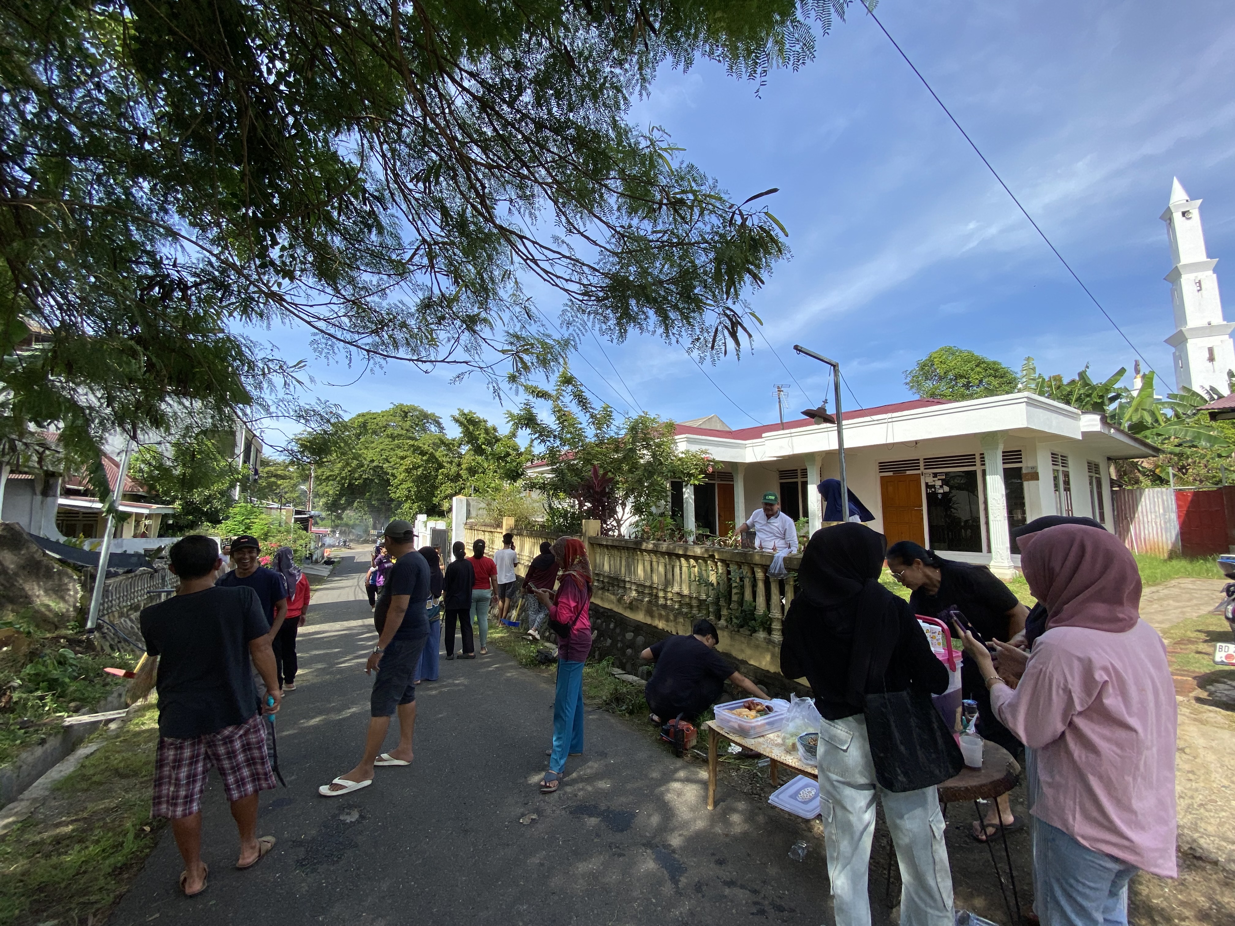 Gotong royong kelurahan anggut bawah 