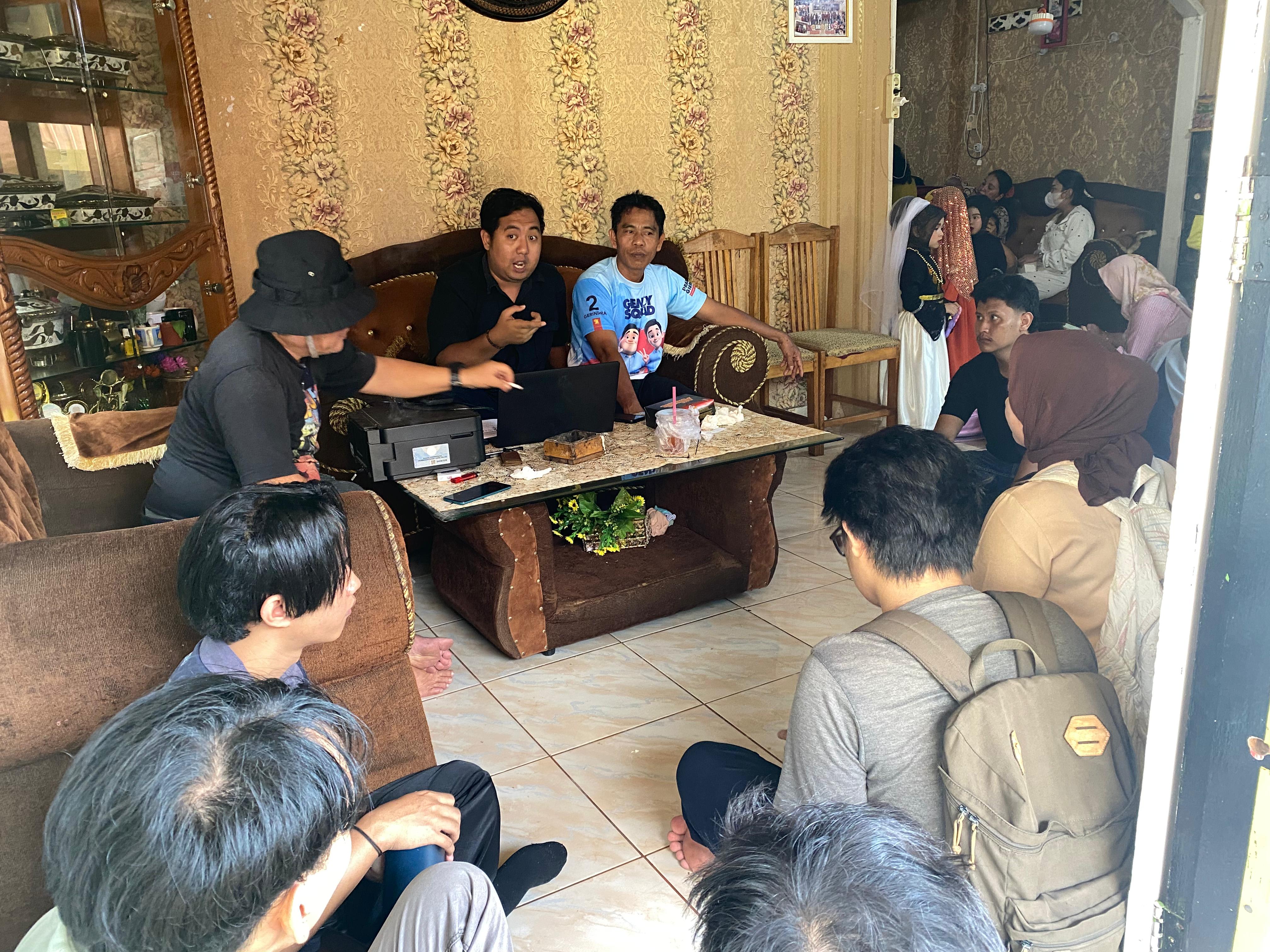 Silahturahmi kepada bapak rt04 pintu batu