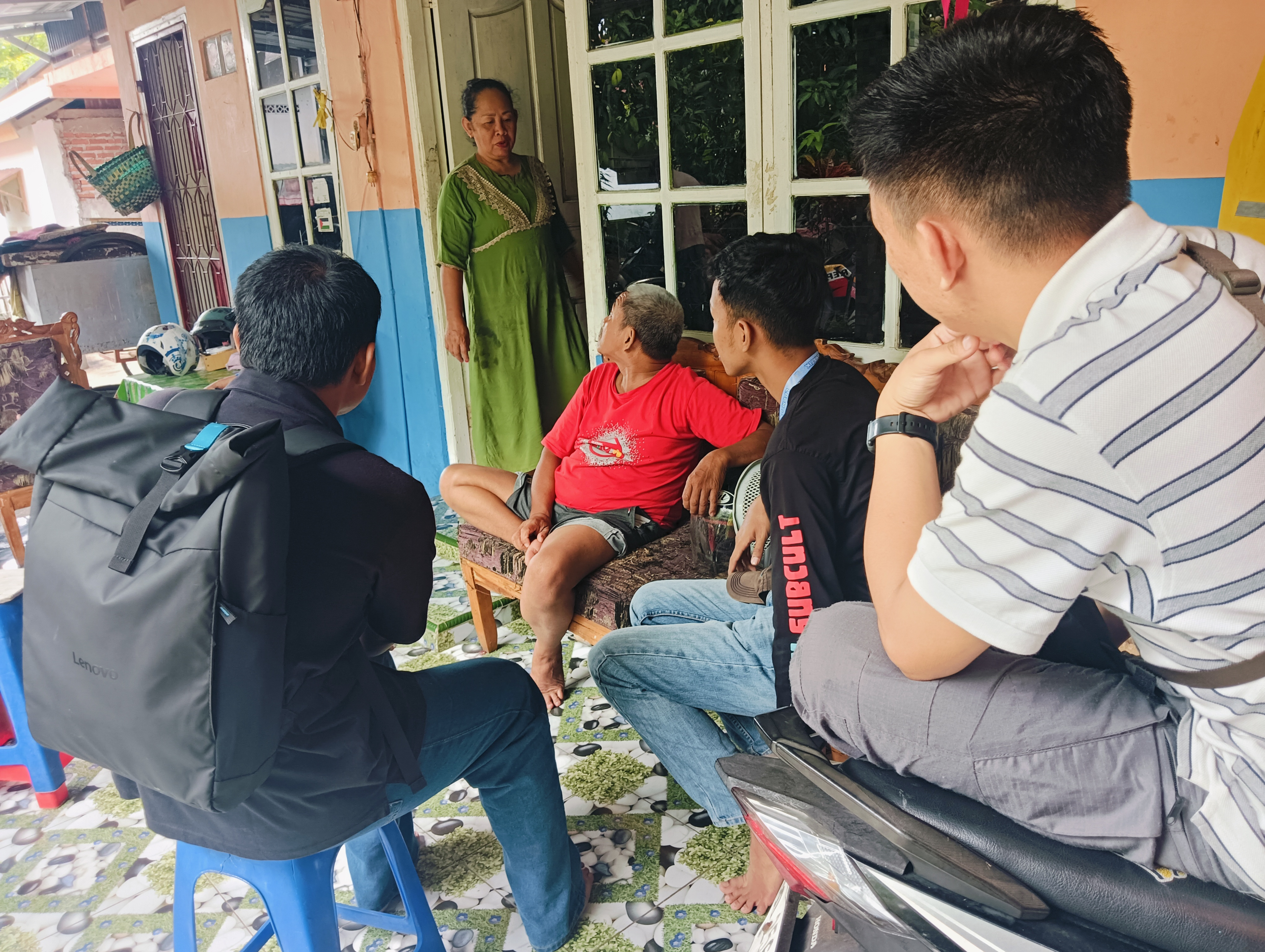 Sosialisasi ke rumah warga