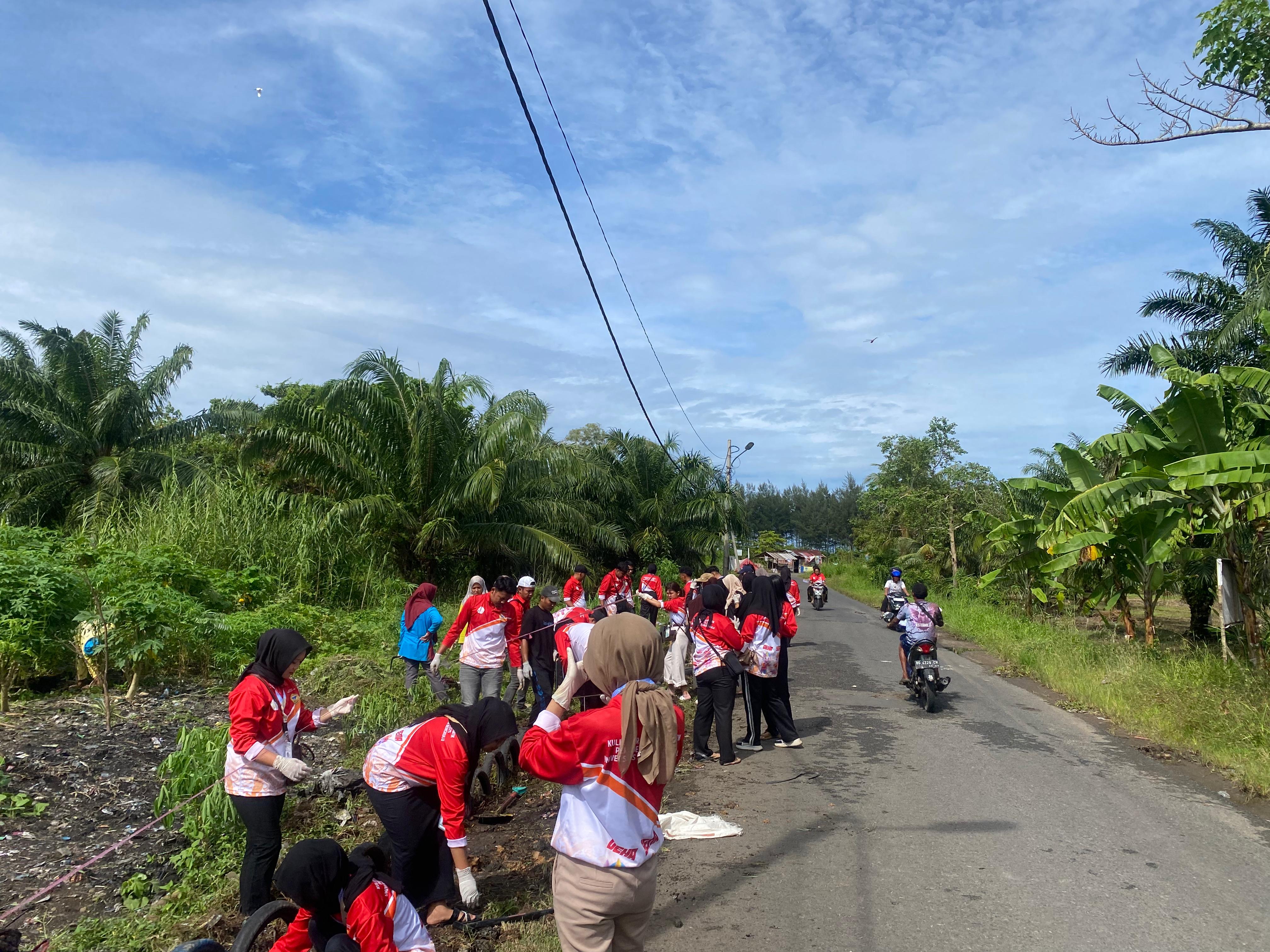 Gotong royong dan pembuatan taman kota