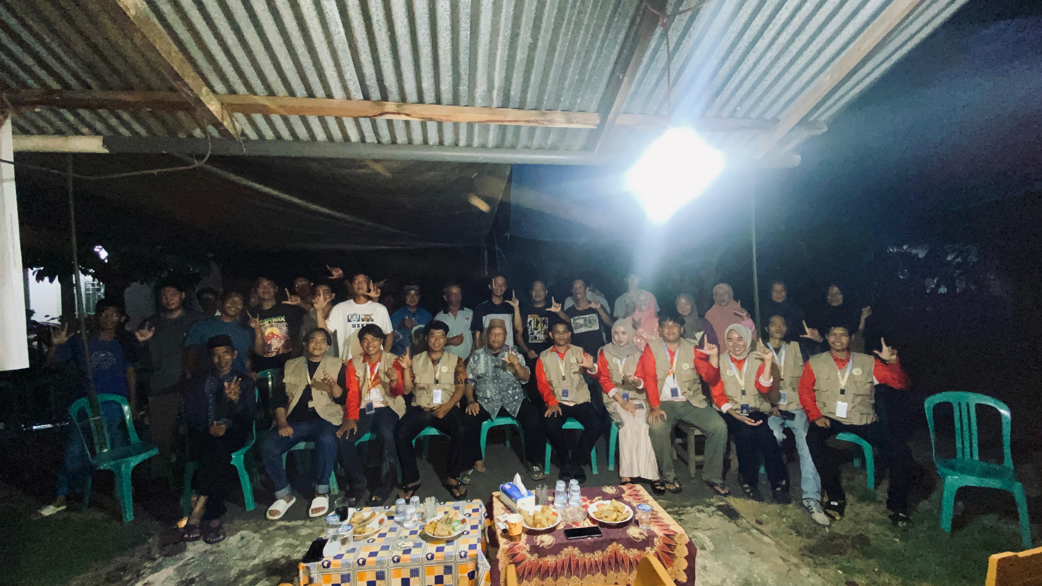 Pertemuan mahasiswa KKN kelompok 36 dengan warga RT07, Dalam rangka perkenalan dan pembahasan program kerja KKN-T Priode Vl Tahun 2025 