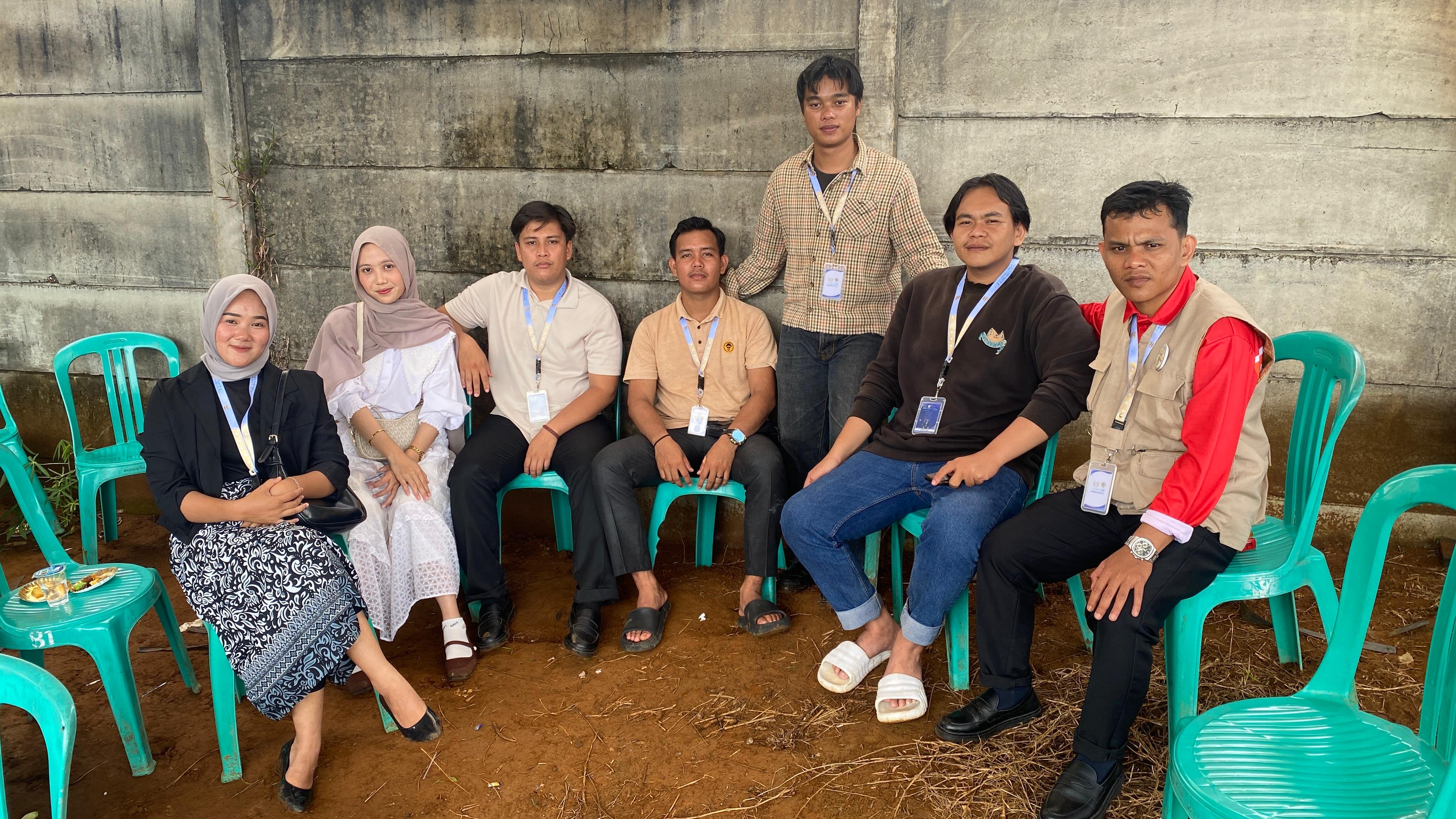 Menghadiri acara pesta pernikahan di RT07 RW04 Kelurahan Betungan 