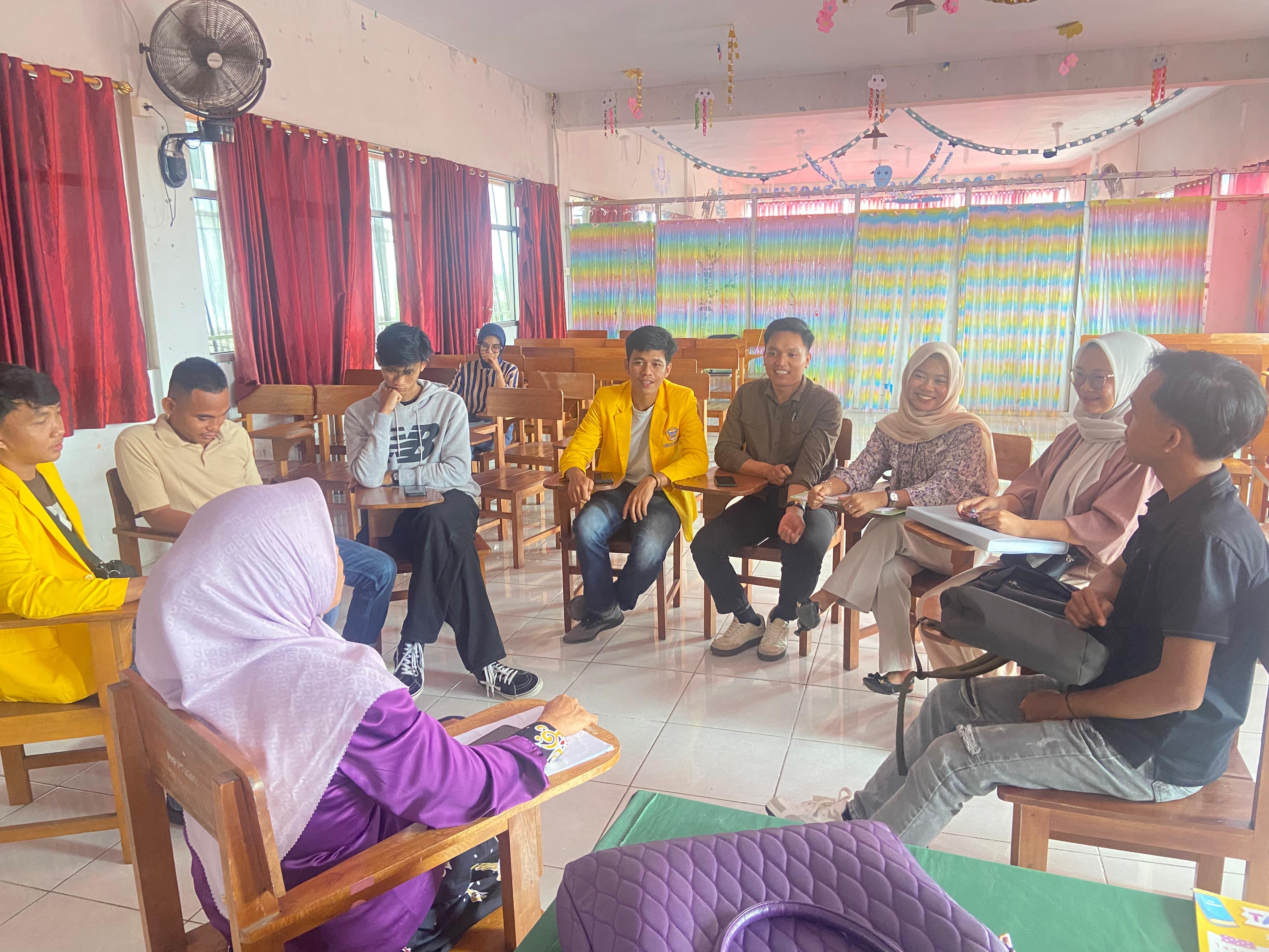 PERTEMUAN PERTAMA BERSAMA DOSEN PEMBIMBING LAPANGAN IBU DR.YUNI HERLINA, M.TPd