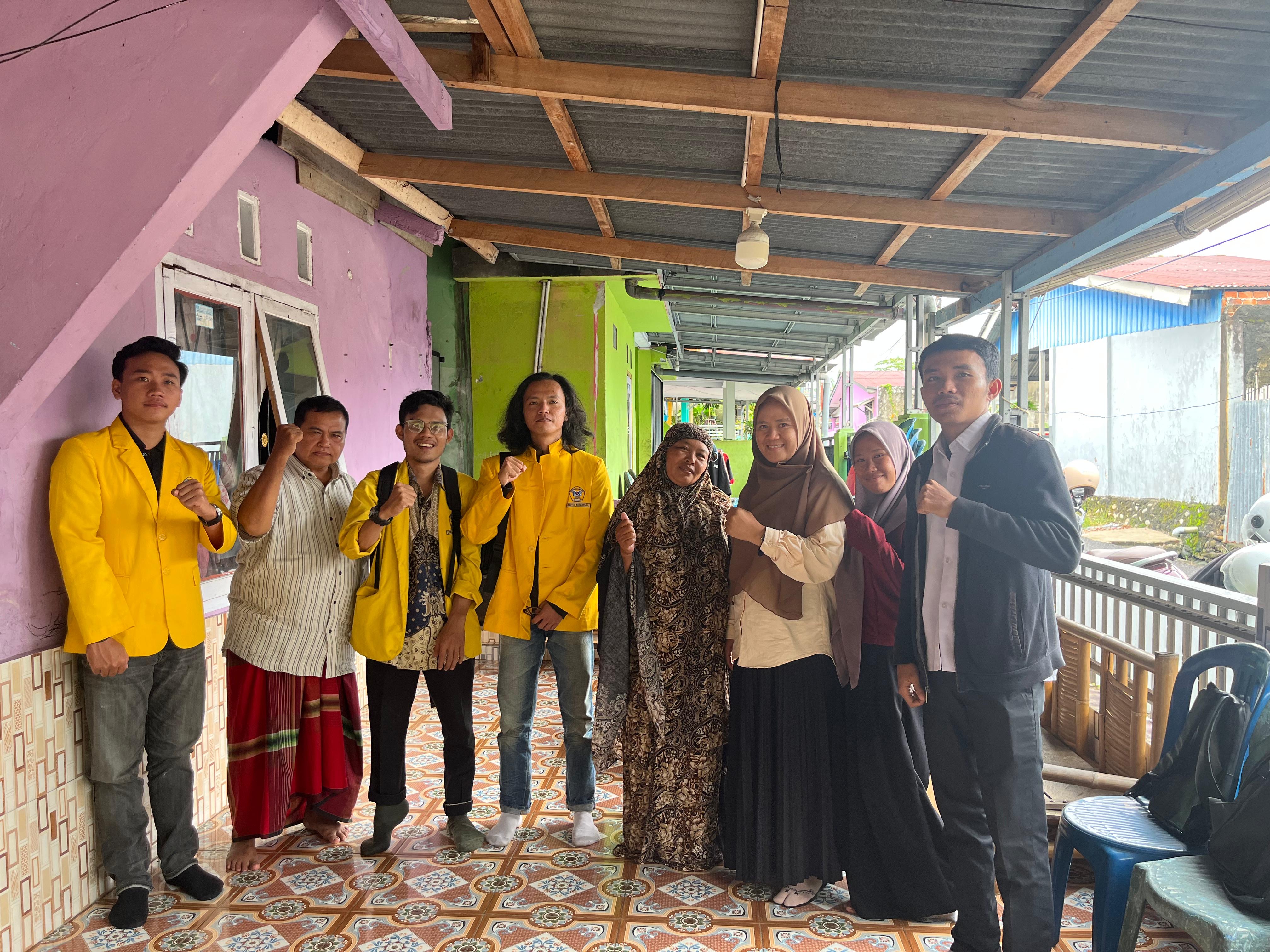 Pengantaran surat izin ke RT 40 KKN-T Periode VI kelompok 43