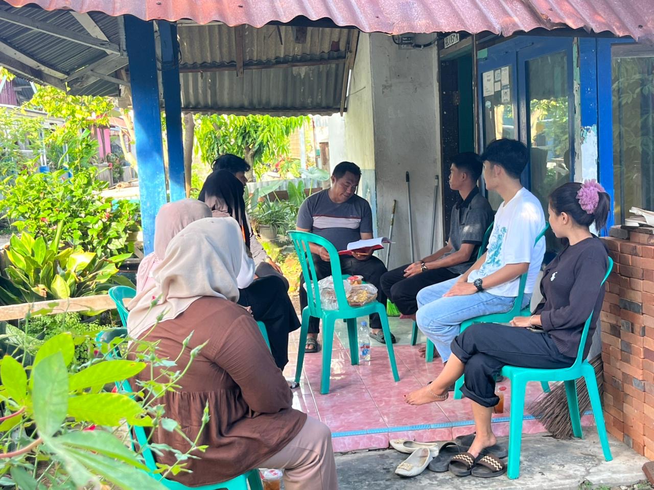 Penyerahan proposal Proker sementara dengan rt 14 penurunan 