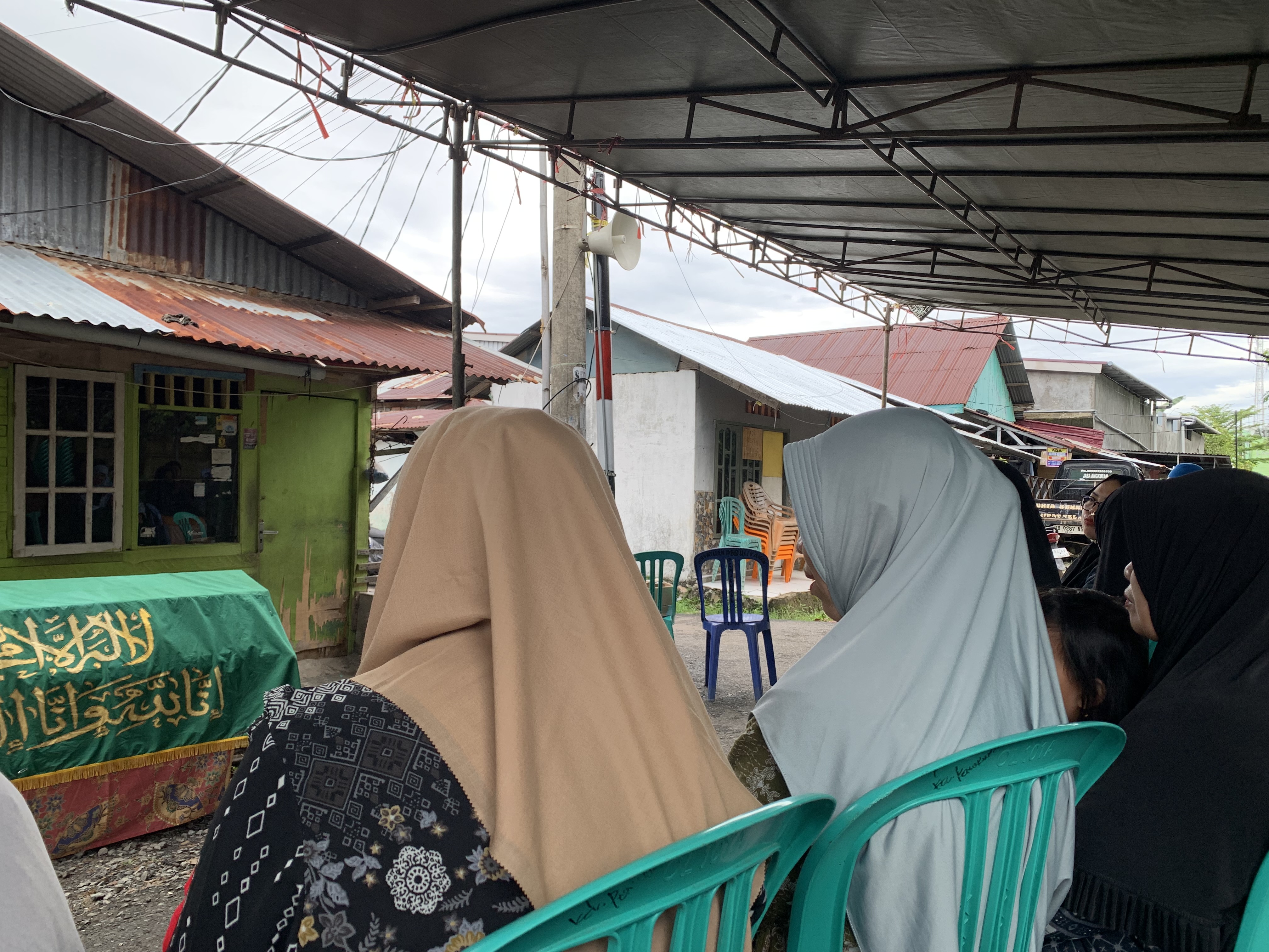 Menghadiri kediaman salah satu warga yang berduka di penurunan 