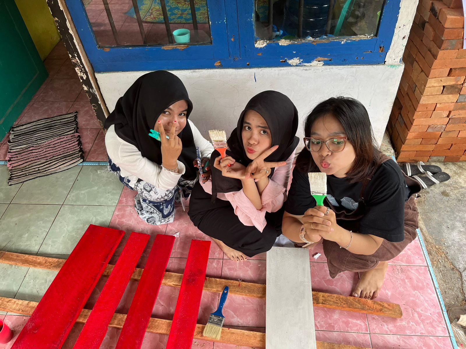 Pembuatan papan Edukasi sampah 