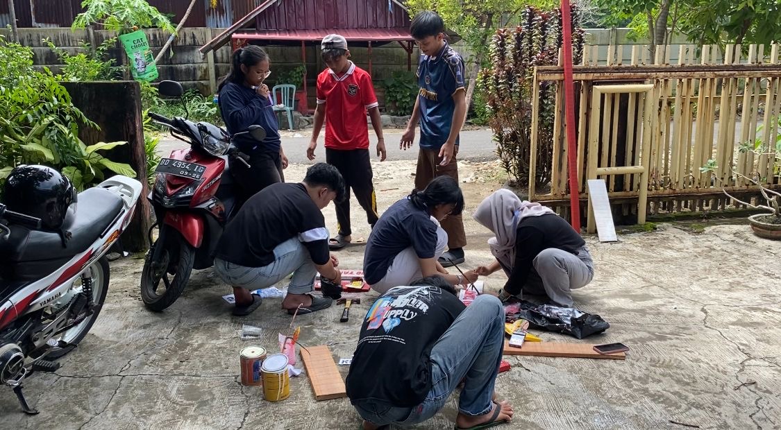 Pembuatan proker plang sampah