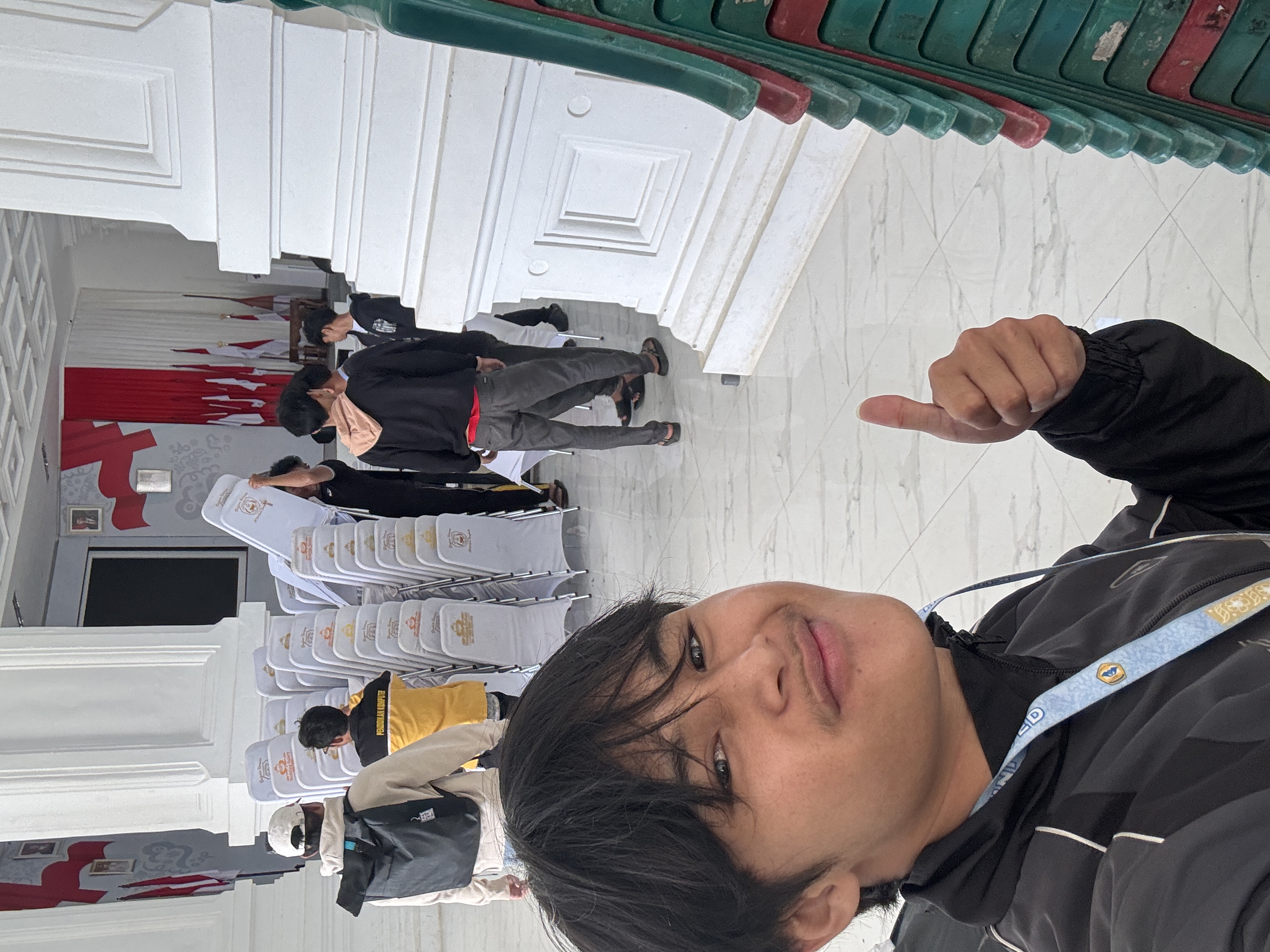 PERSIAPAN ACARA DI GEDUNG MERAH PUTIH 