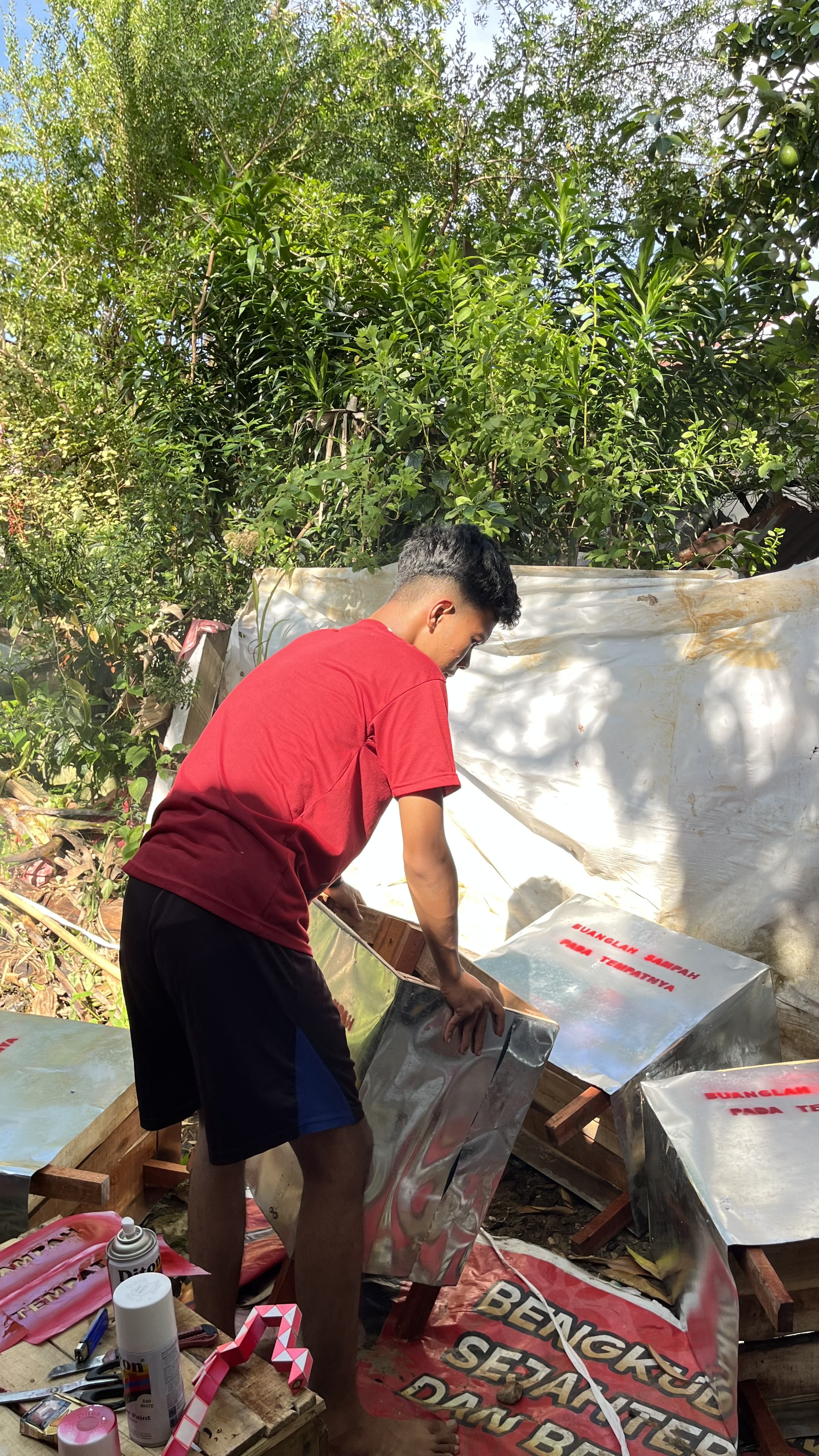 Membuat proker tempat sampah