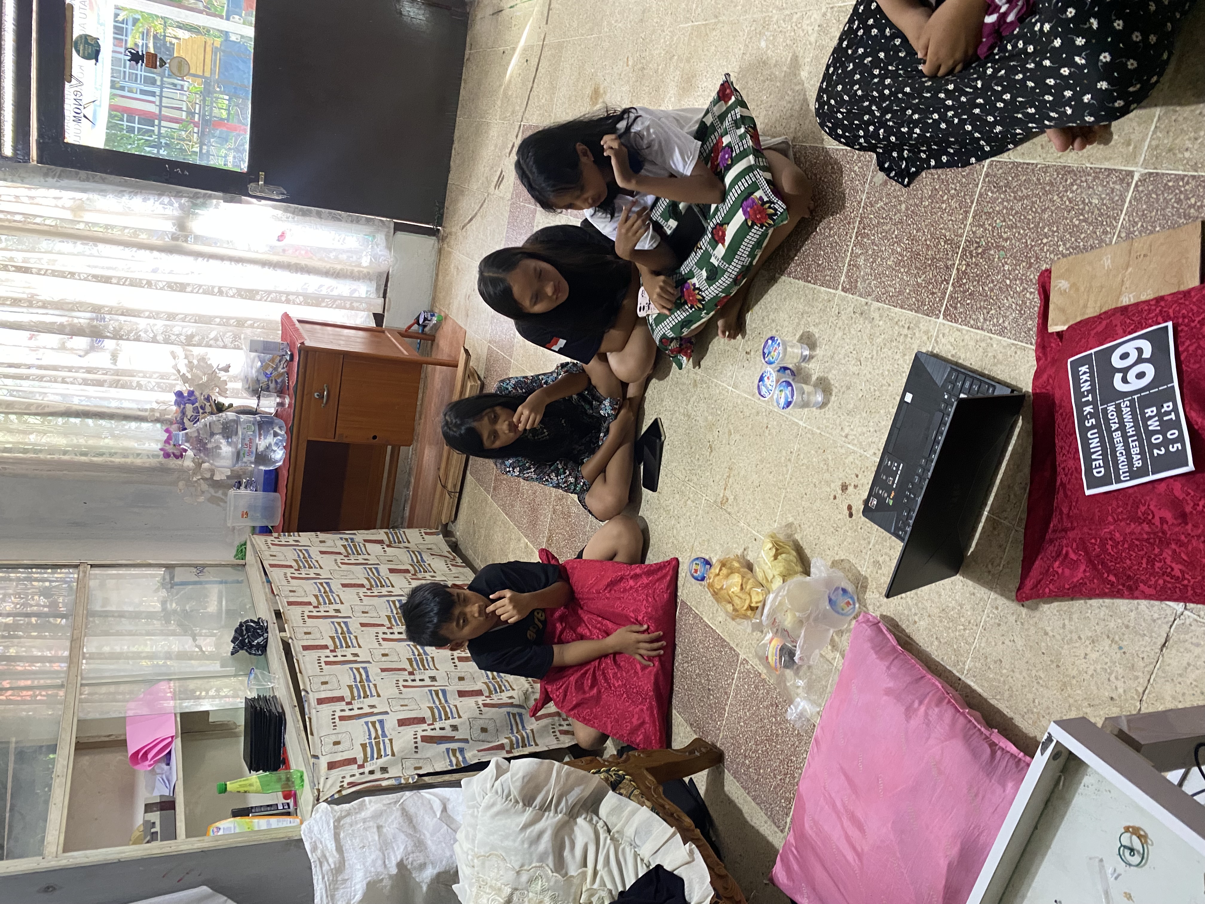 Rumbakita (Rumah Belajar Kita)