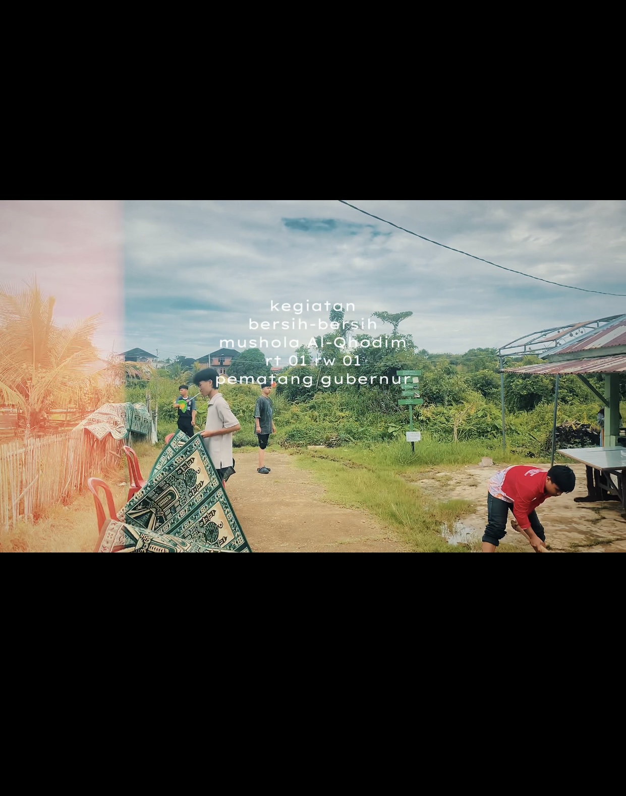 kegiatan jumat bersih di mushola al-qhodim pematang gubernur rt 01 rw 01