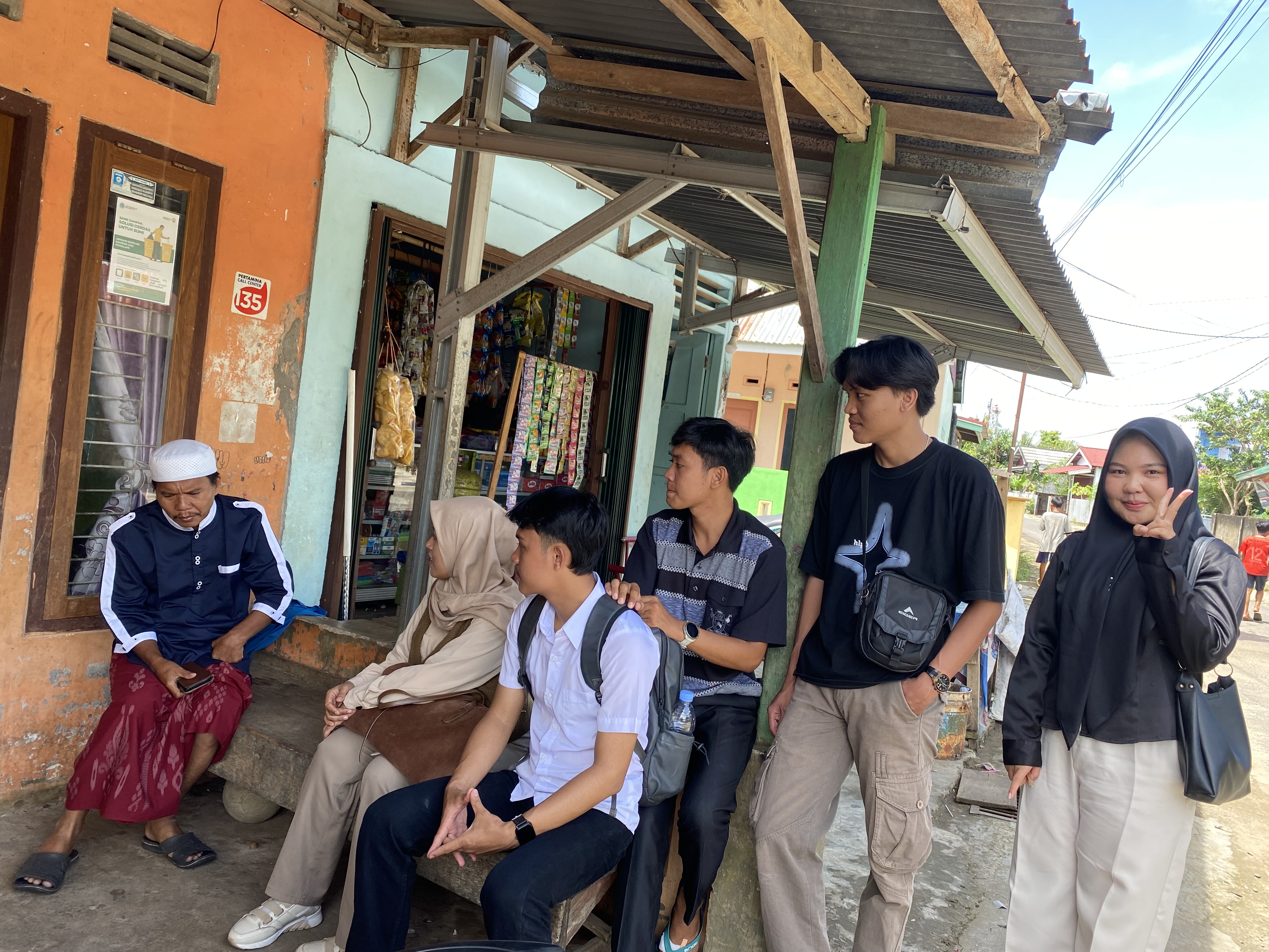 Pertemuan dengan ketua RW 04 Pematang Gubernur