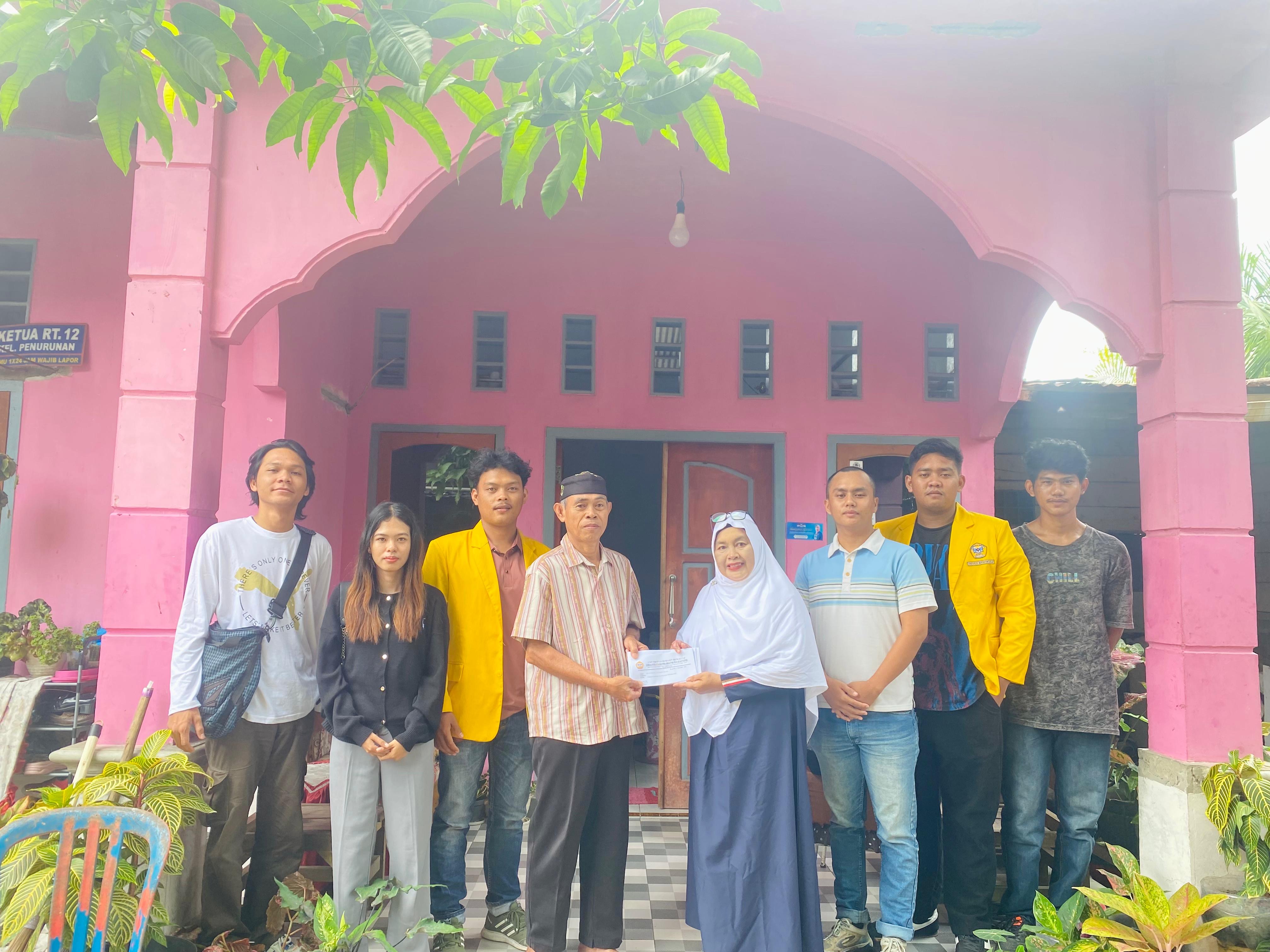 Pengantaran surat ke ketua RT 12. Kelurahan penurunan KKN-T kelompok 46