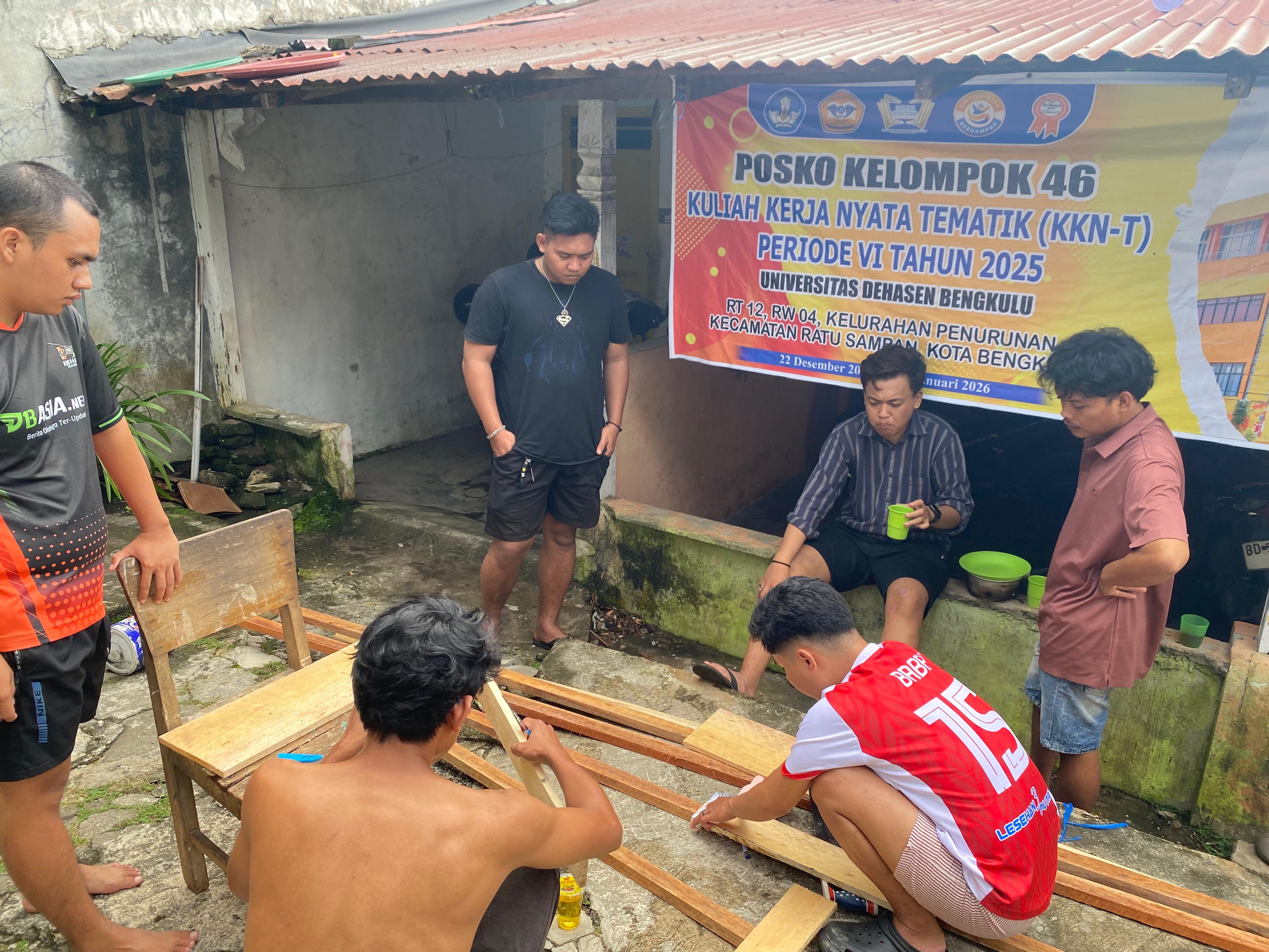 Pembuatan plang sampah