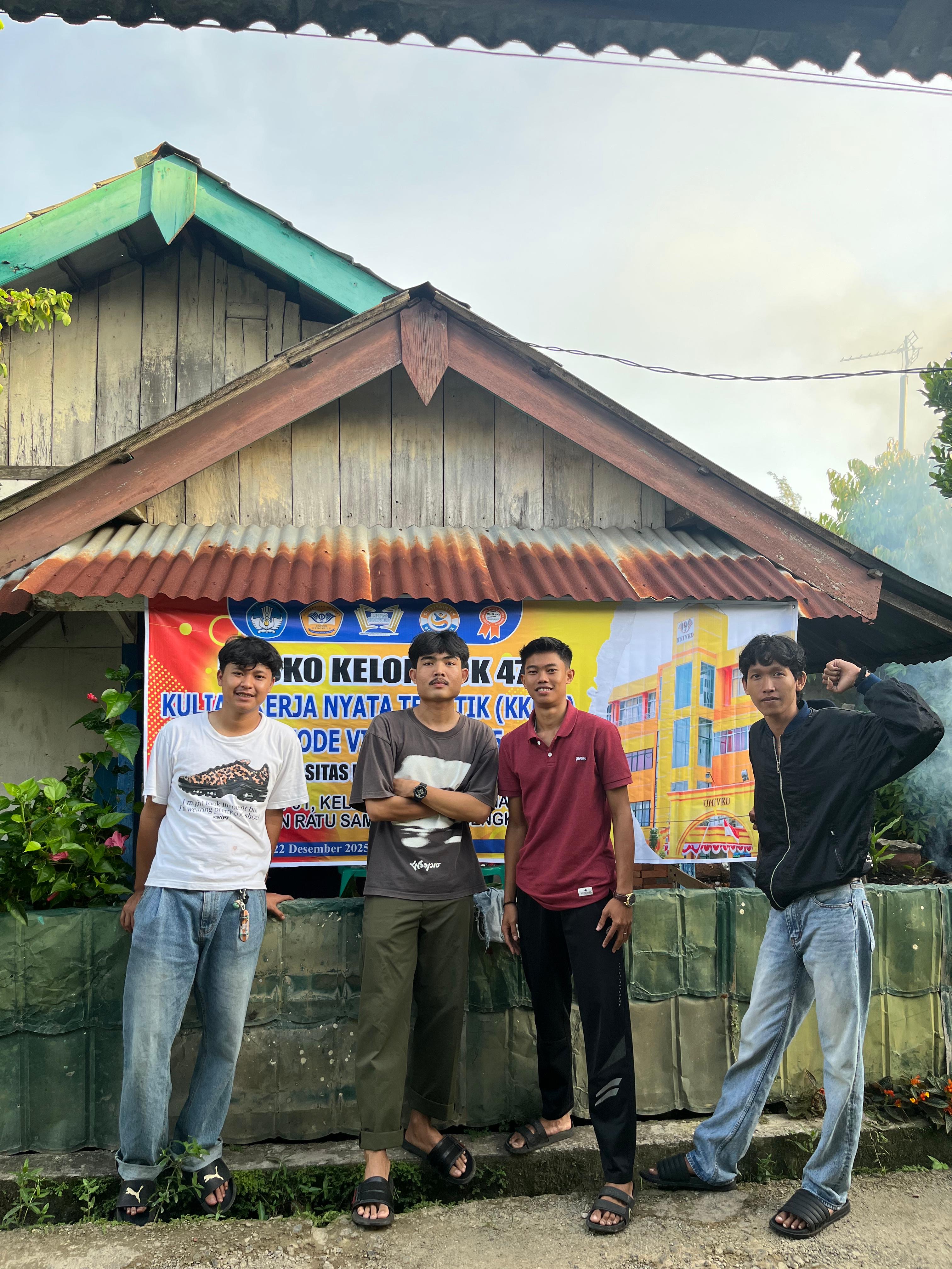 Pemasangan spanduk kkn rt 14 penurunan 