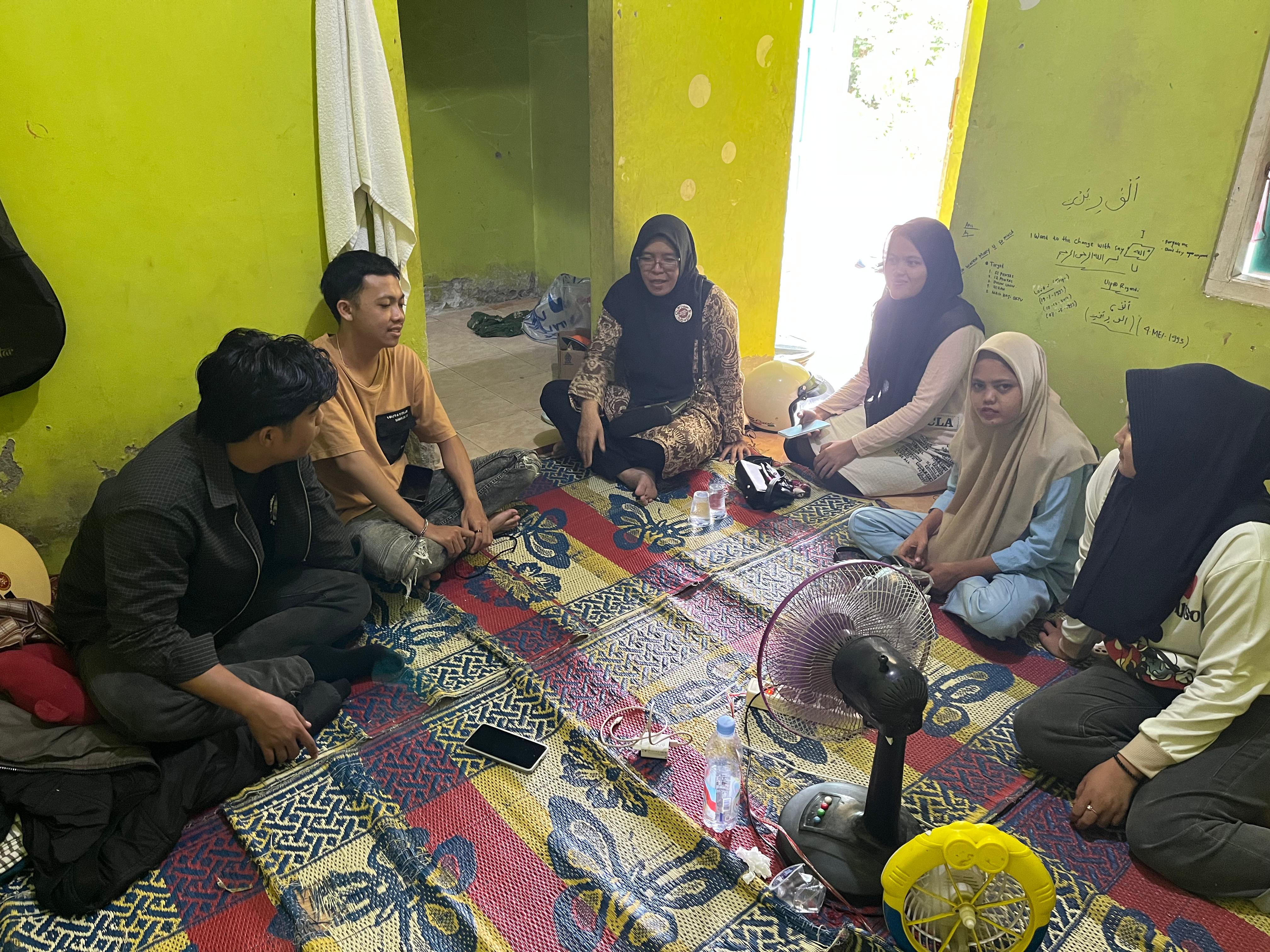 Kunjungan ke 2 korlap ke posko KKN kelompok 29 RT 29 RW 01 pematang gubernur 