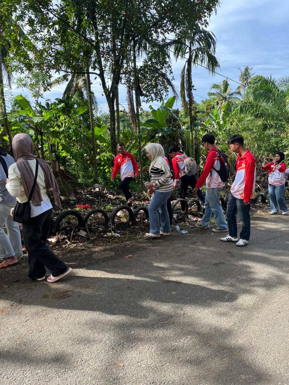 Pembuatan taman kelurahan pematang gubernur 