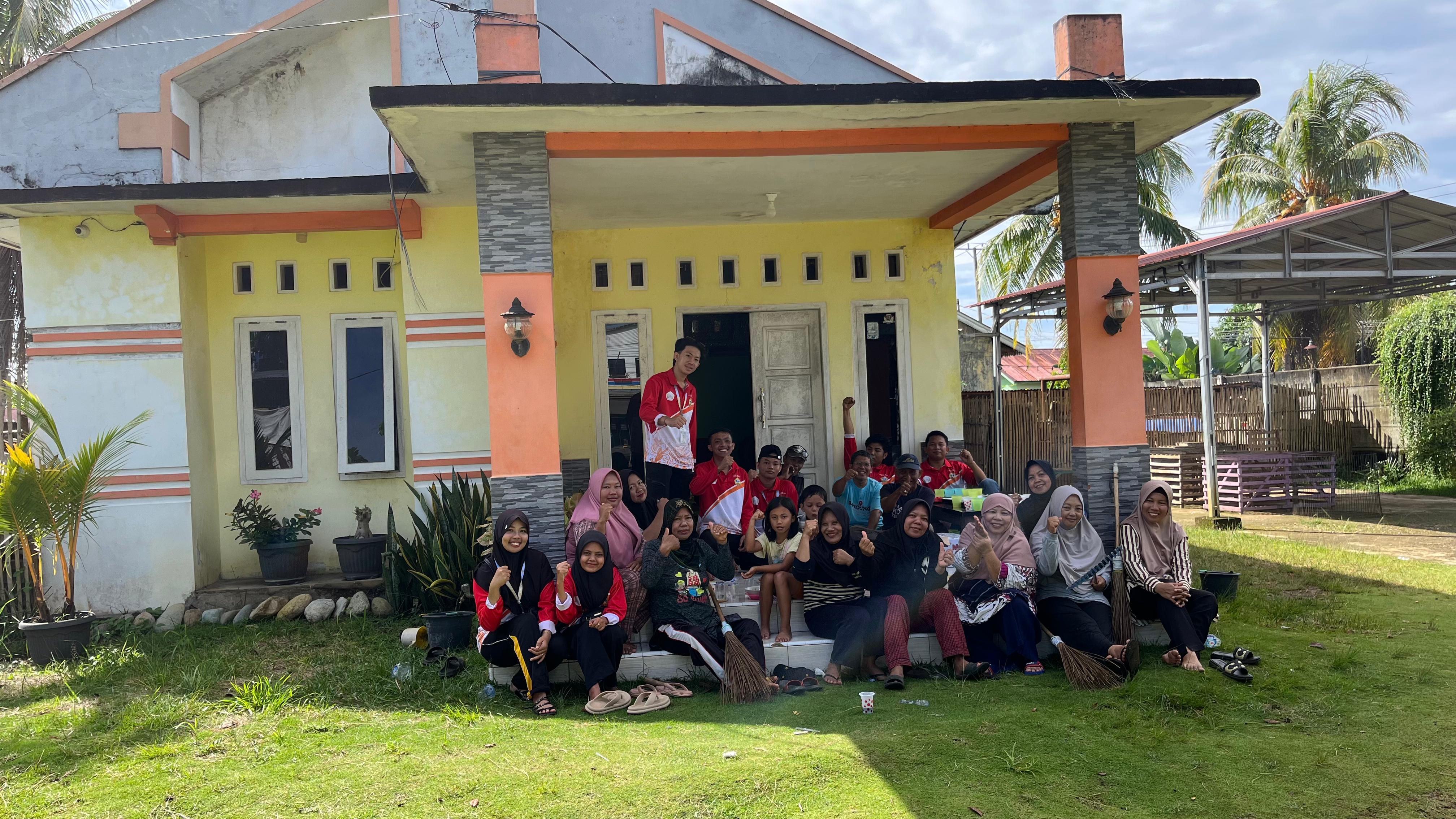 Gotong royong bersama warga RT 29 RW 01  pematang gubernur 