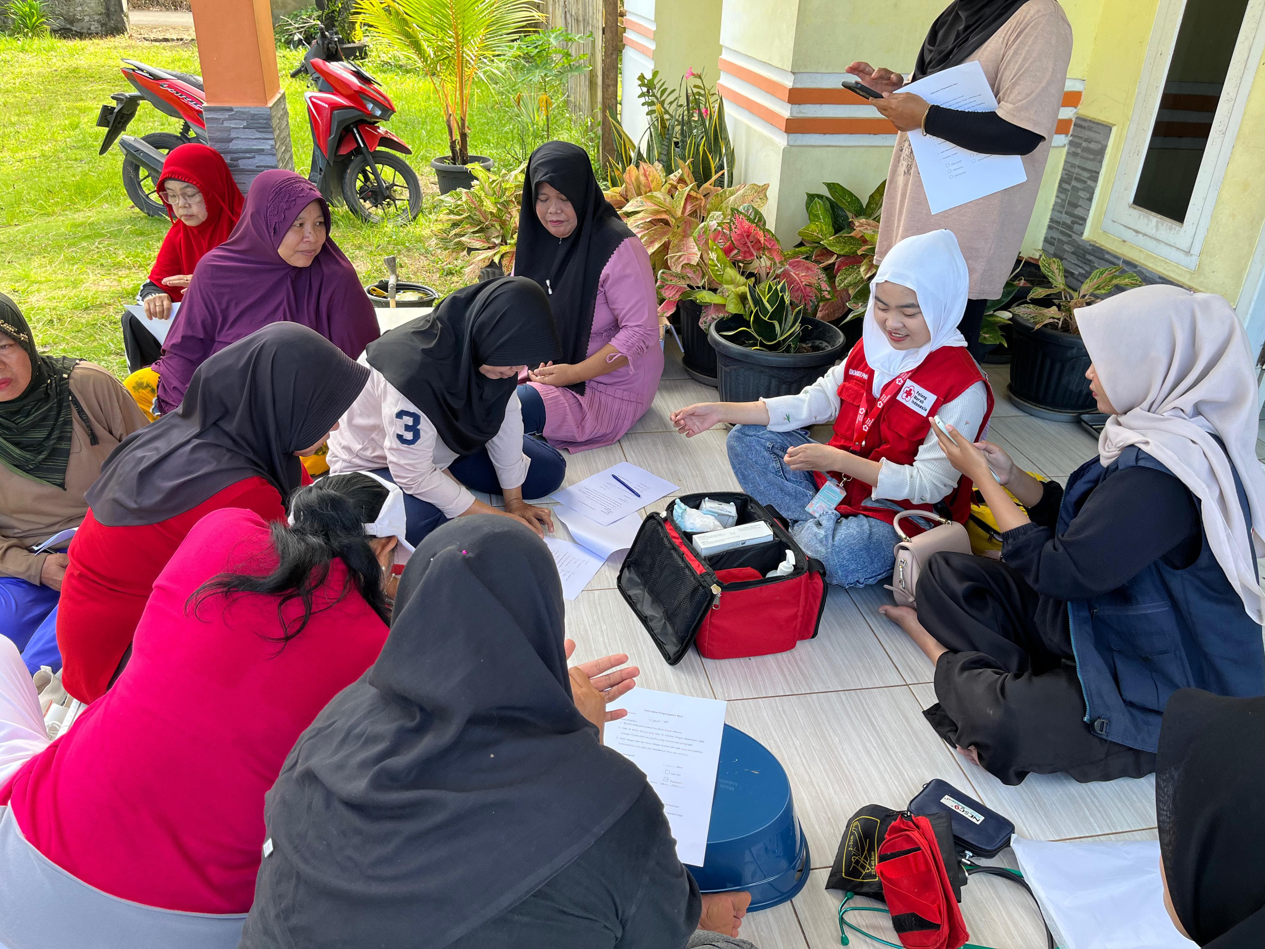 Cek kesehatan gula darah,tensi,golongan dara bersama warga RT 29 RW 01 pematang gubernur 