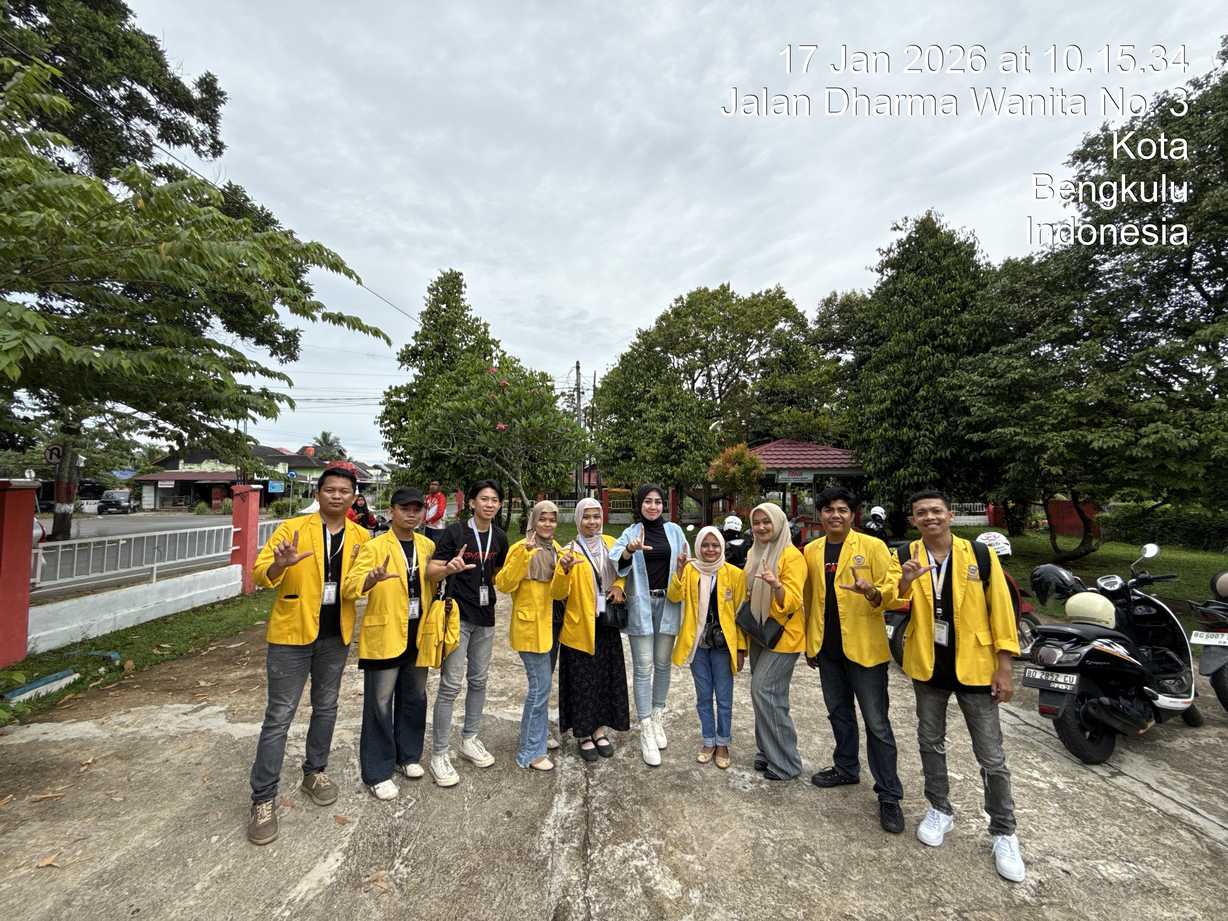Foto bersama dpl setelah selesai acara fgd di kantor lurah pematang gubernur 