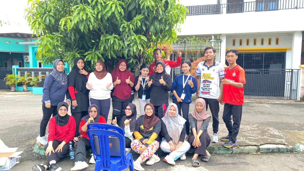 Kegiatan senam pagi bersama masyarakat rt 31