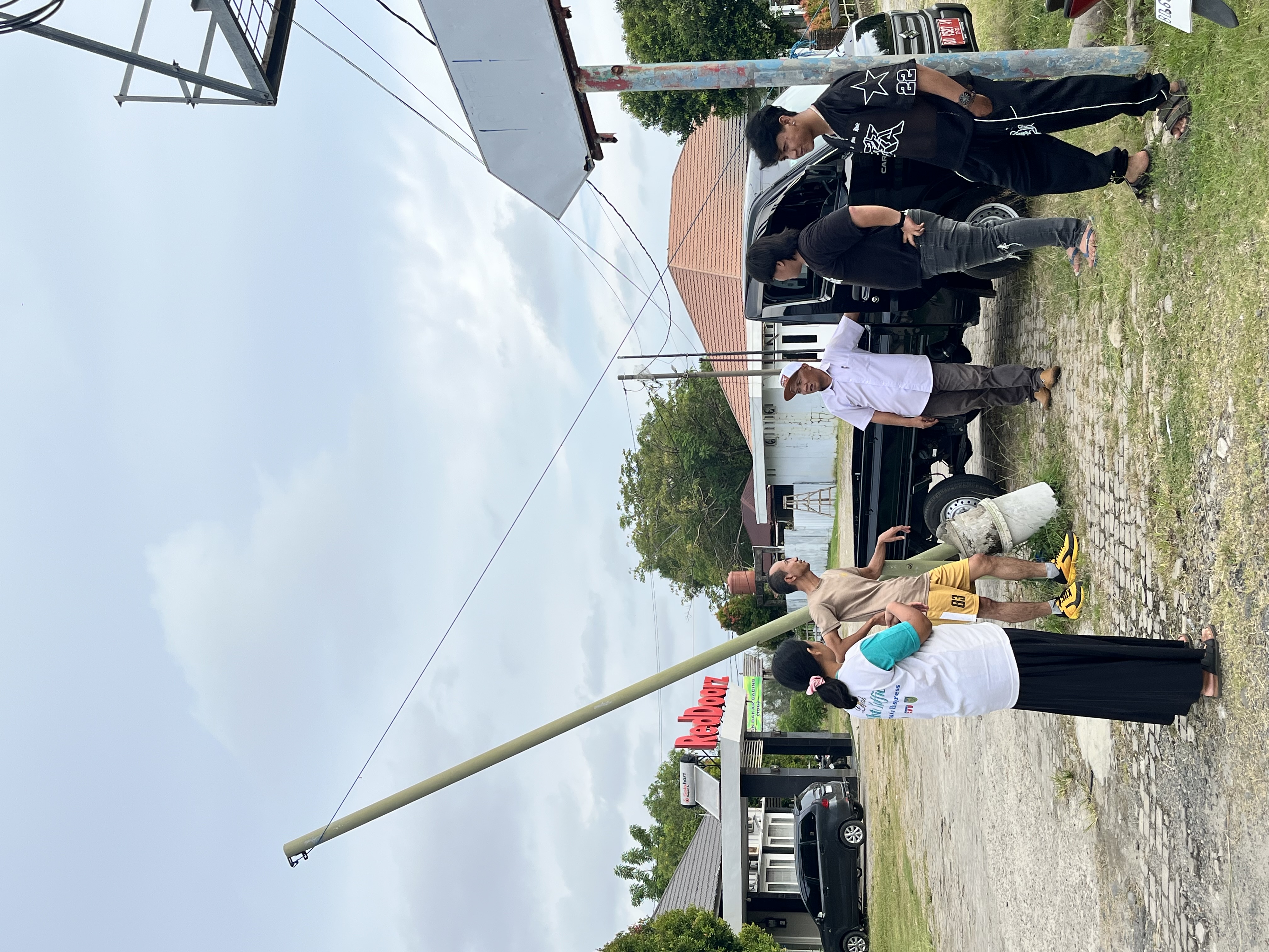 Menjalankan Proker Harian Voli