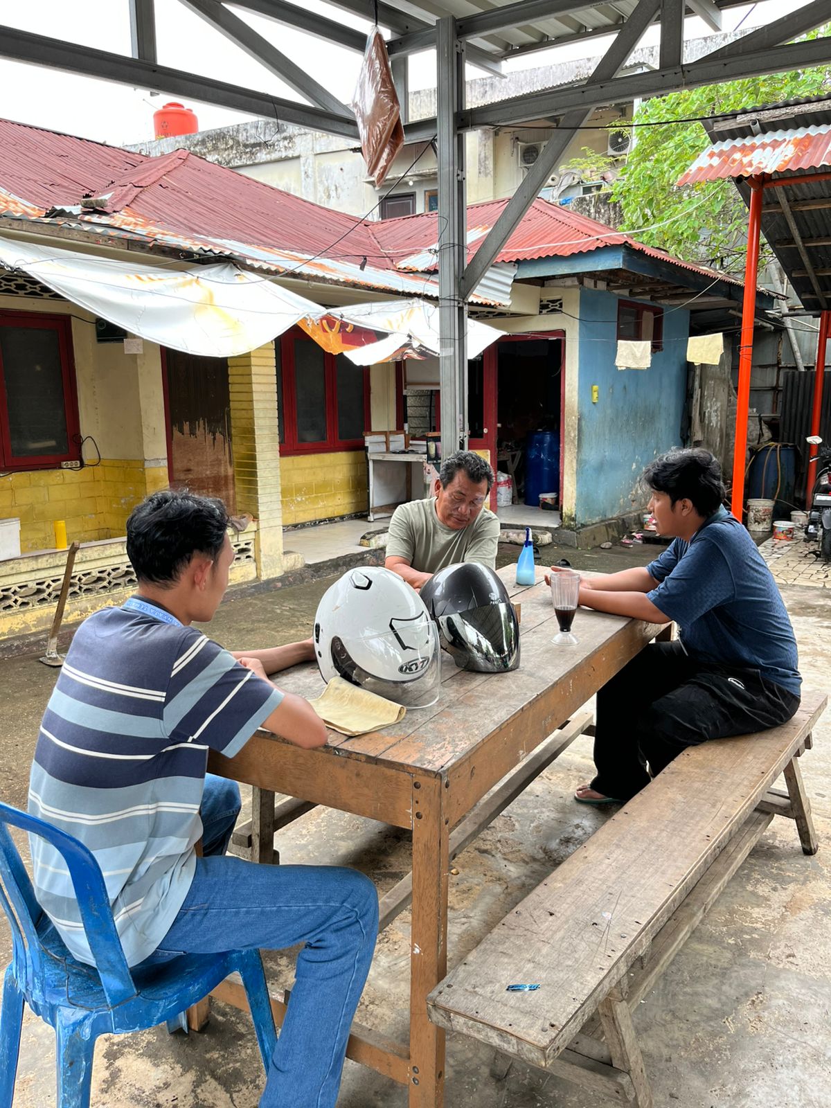 Kordinasi dengan pak rt tentang penyerahan bibit bunga