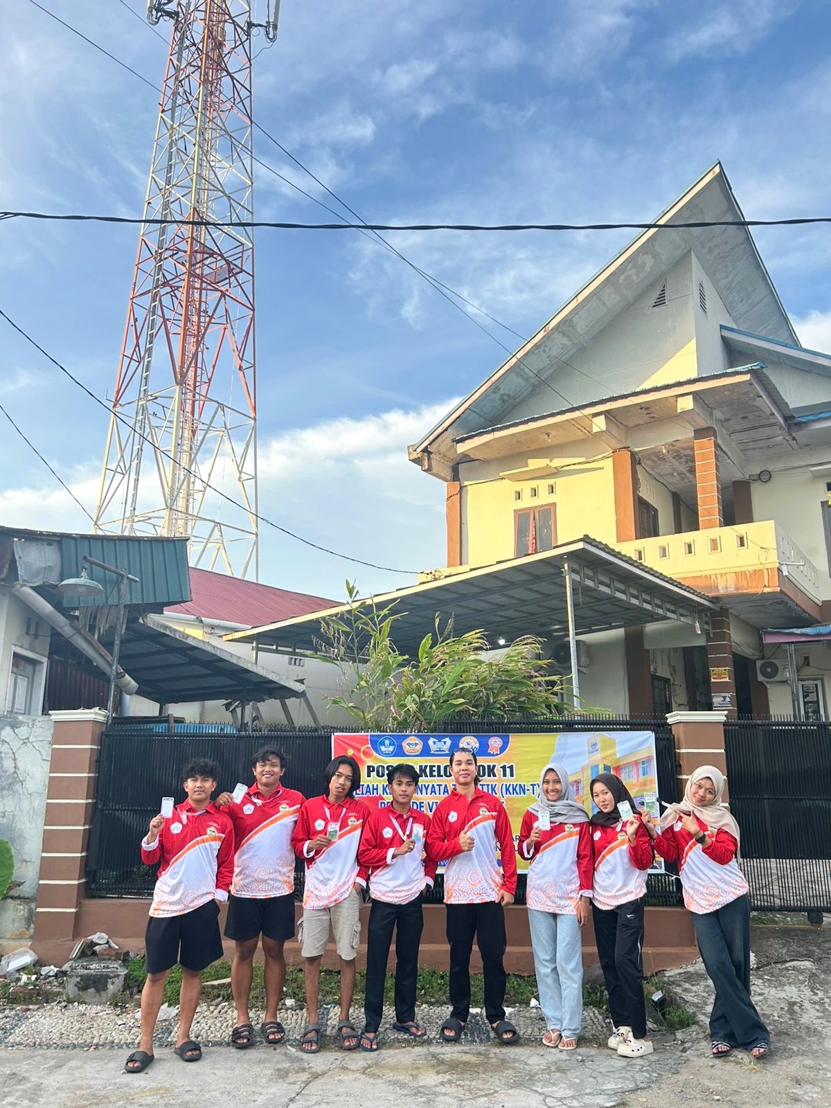 PEMASANGAN SPANDUK POSKO