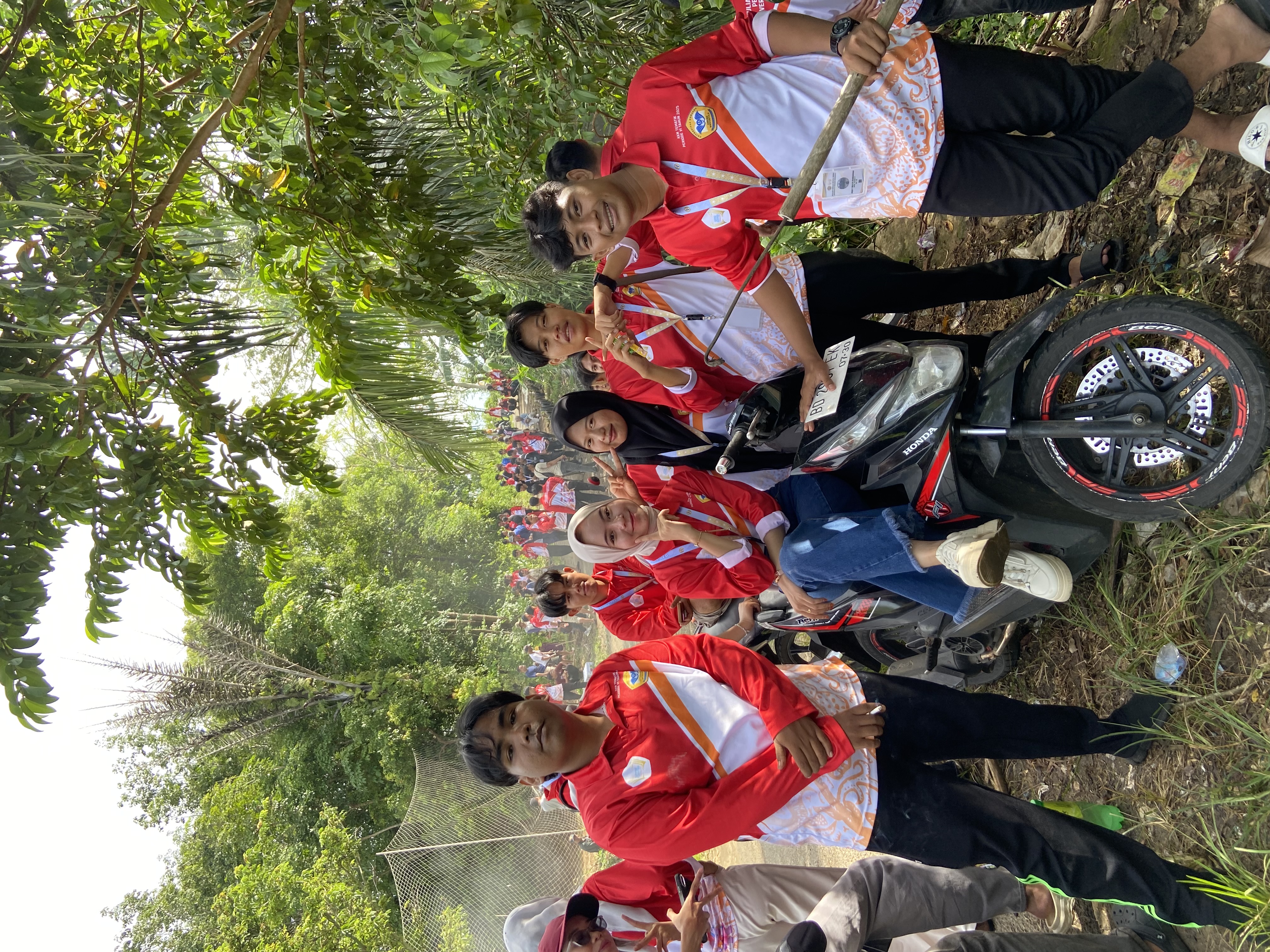 gotong royong bersama